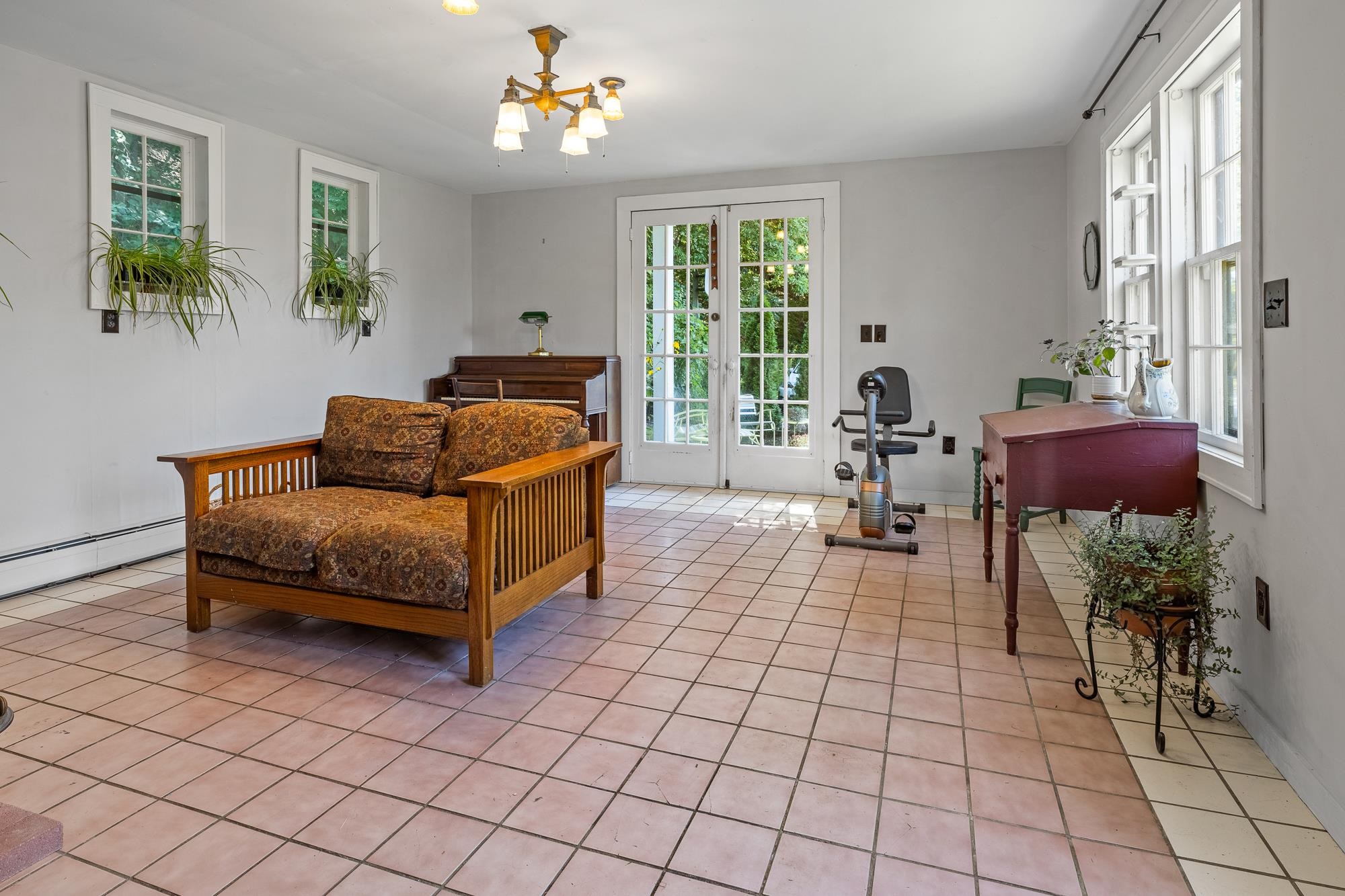 Sunroom/Mudroom 23944685