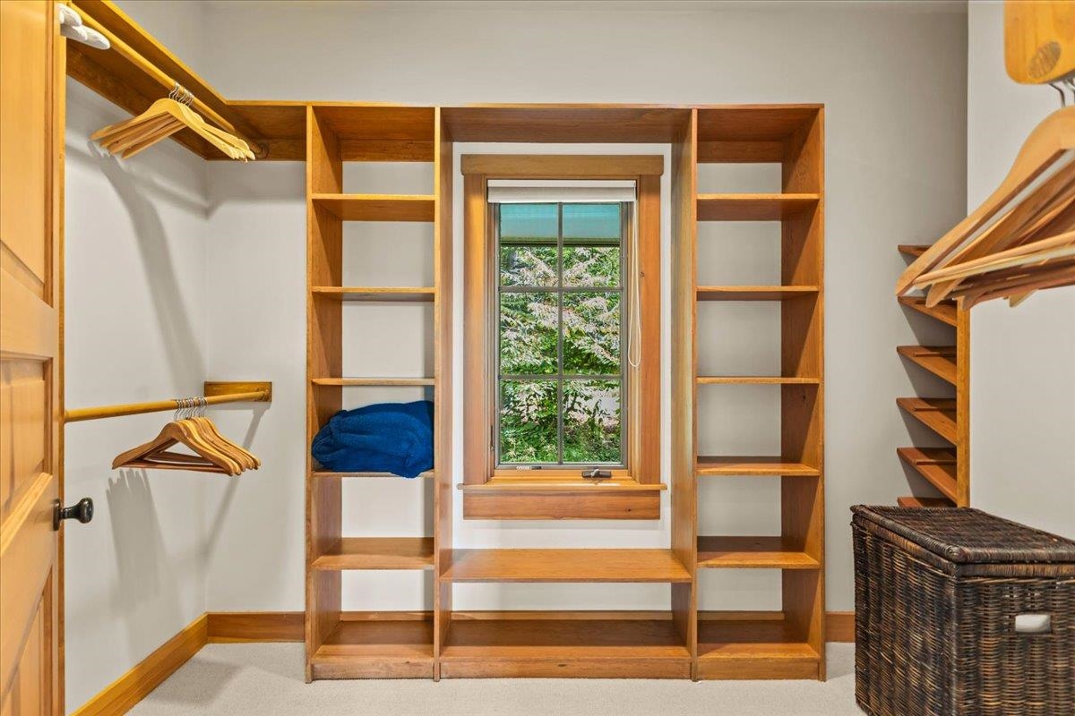 Primary Walk-in Closet 23928912