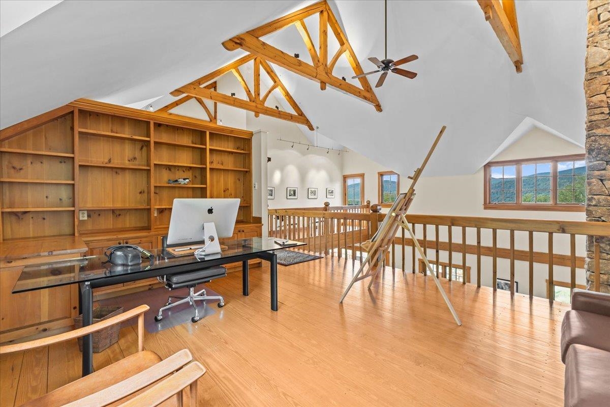 Second Floor Balcony 23928916