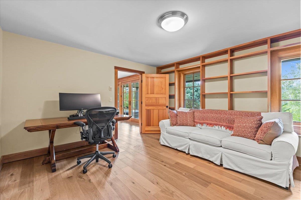 Extra Bedroom/Office/Flex Space in Basement 23928930