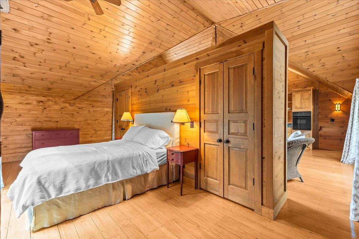 Bedroom in Apartment Over Garage 23928926