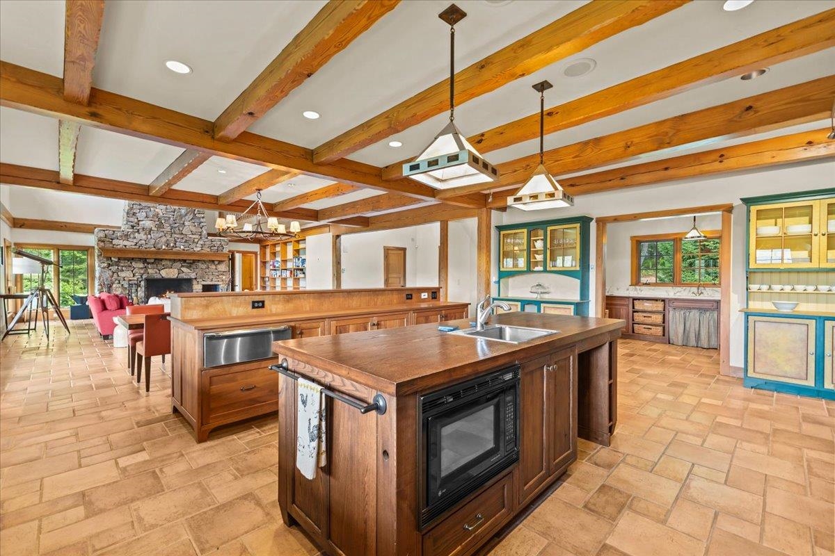 Kitchen/Living/Dining 23928905