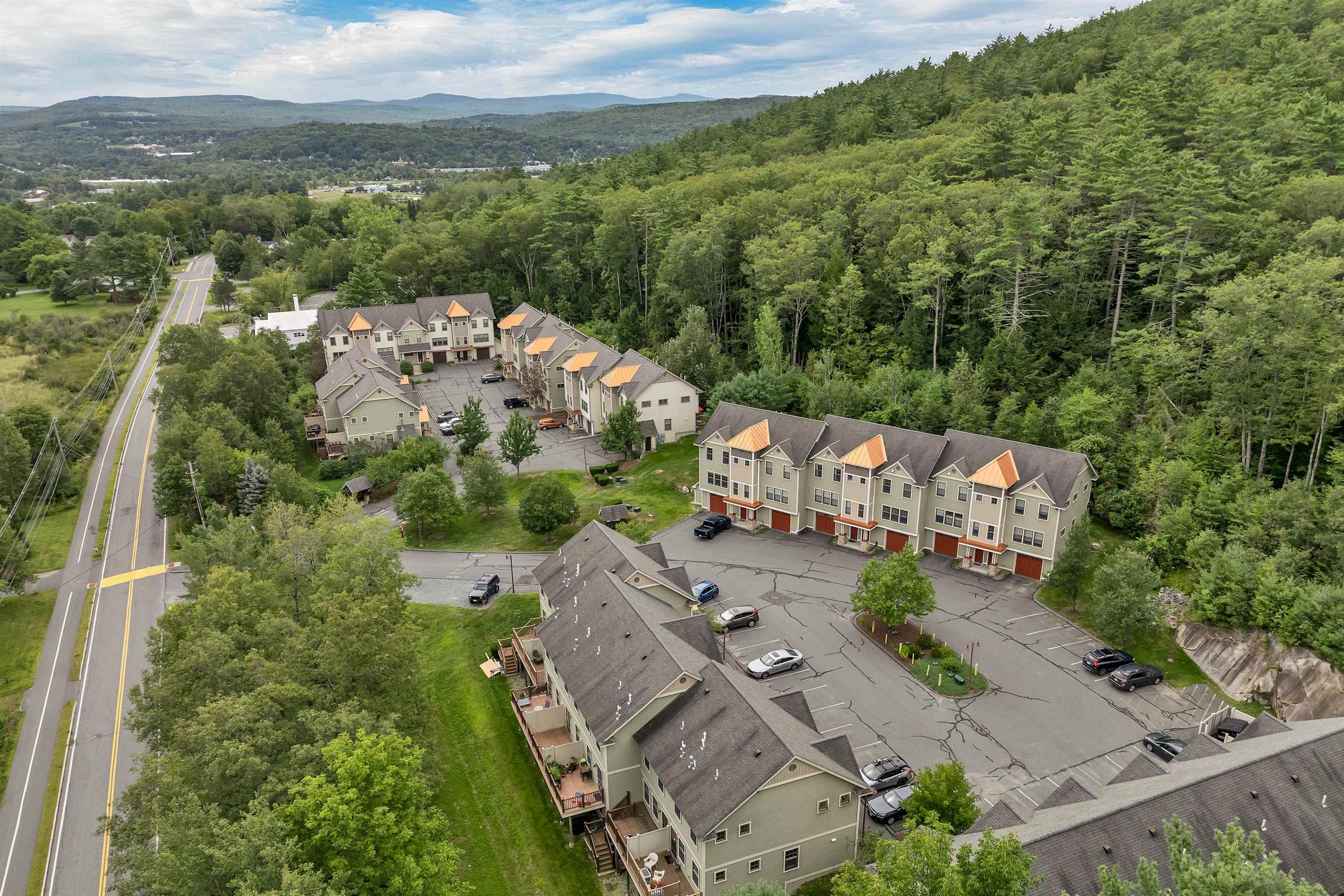 Close to Quarry Hill Condo Complex