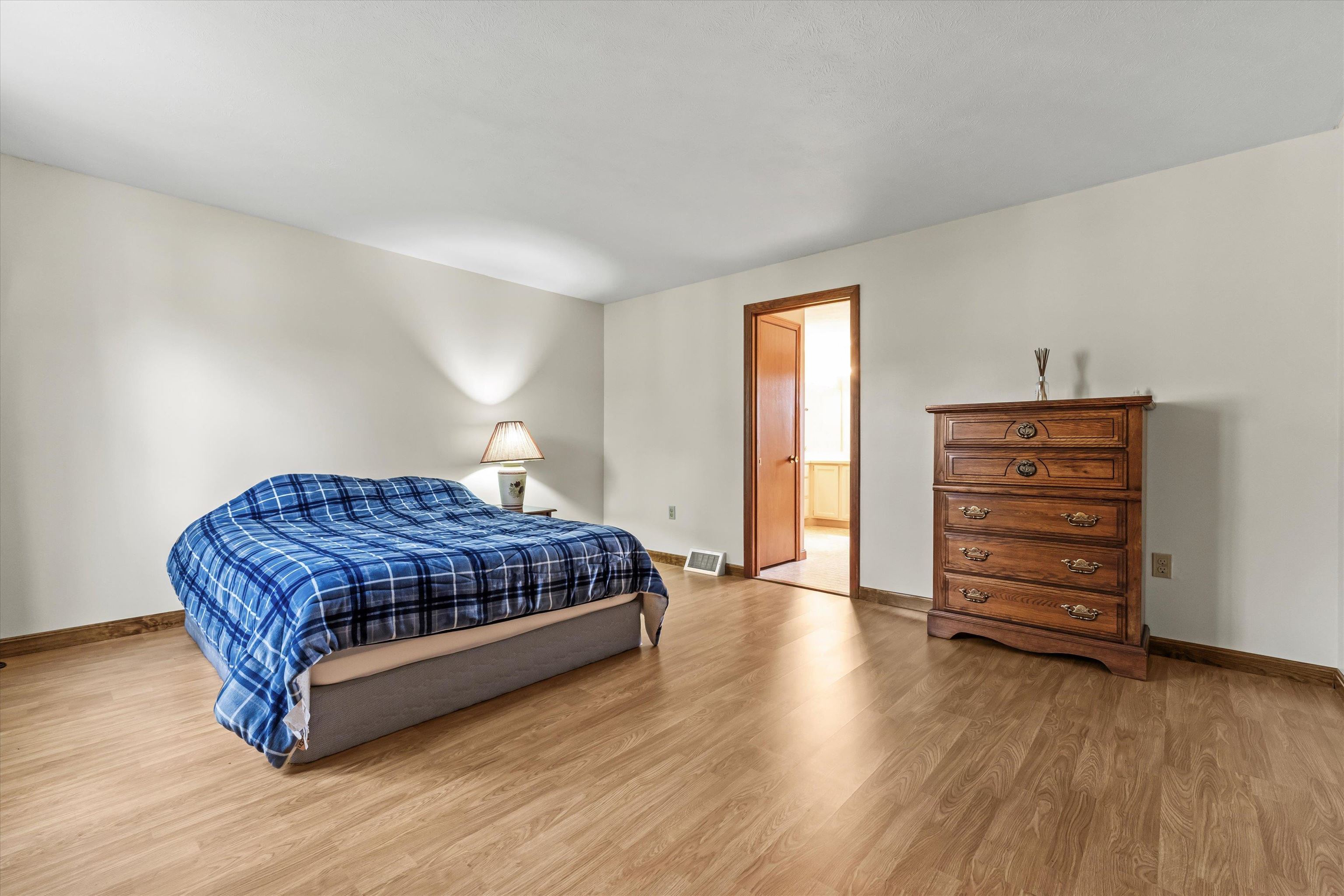 Homes for sale in Nashua, NH | 27 Country Hill Rd, Nashua, NH 03063 | MLS# 5058599