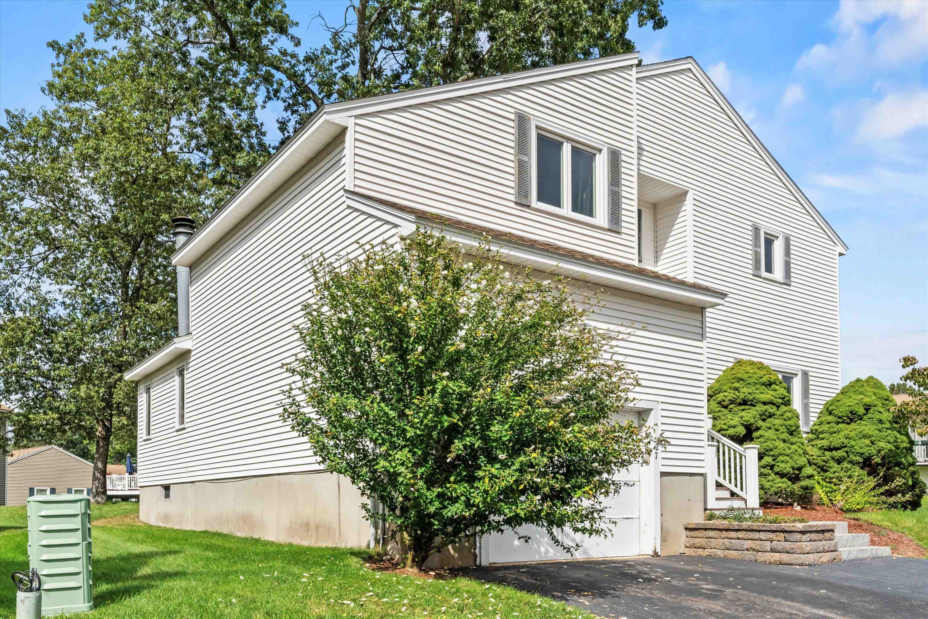 Homes for sale in Nashua, NH | 27 Country Hill Rd, Nashua, NH 03063 | MLS# 5058599