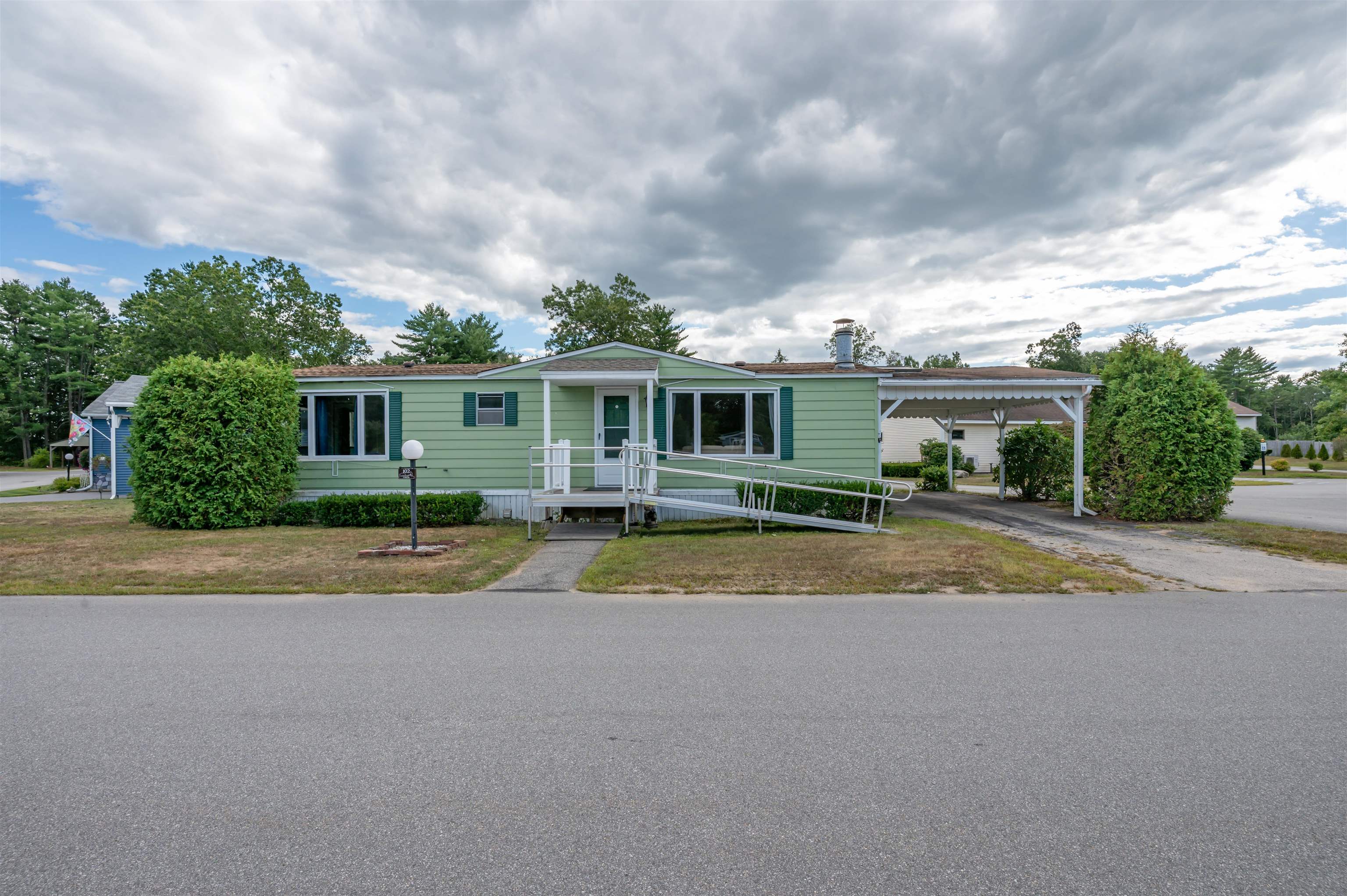 Photo of 102 Partridge Lane Goffstown NH 03045