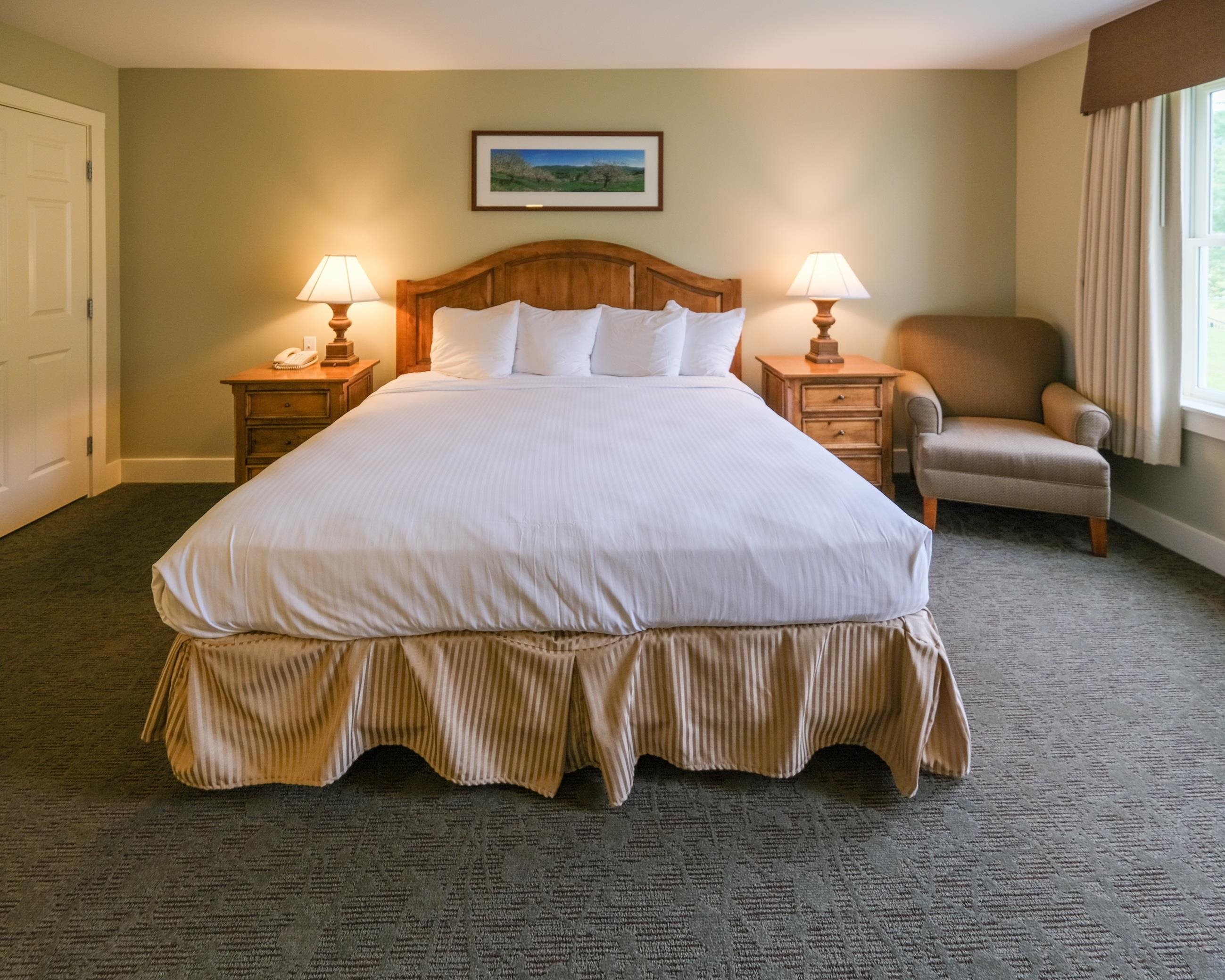 Nice light and sitting area 23956350