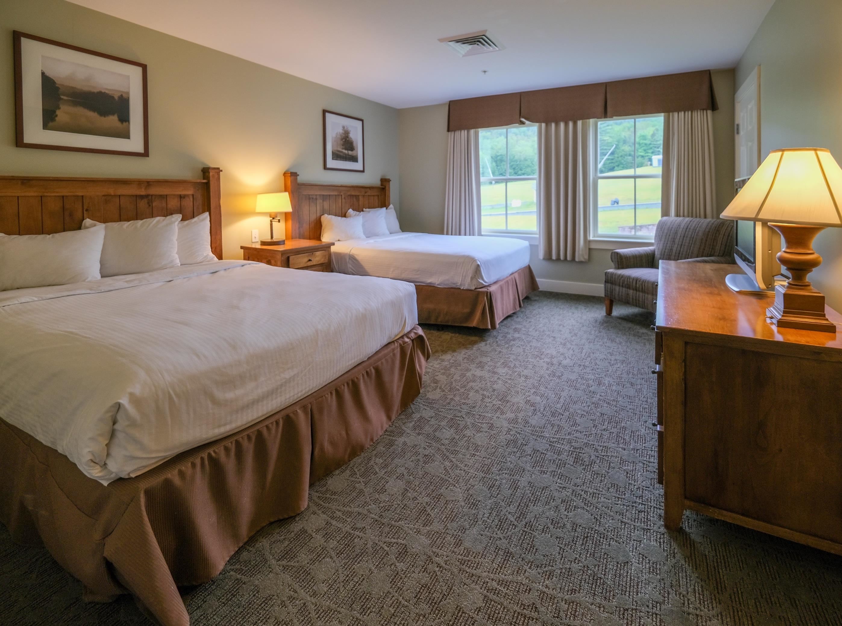 Guest bedroom 2 with 2 queen beds 23956348