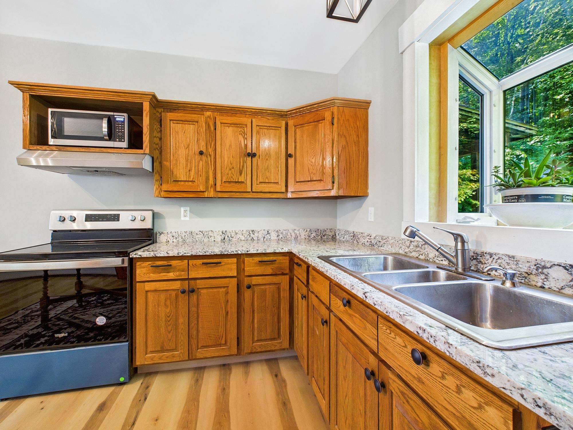 30 Spring St, Colebrook, NH 03576