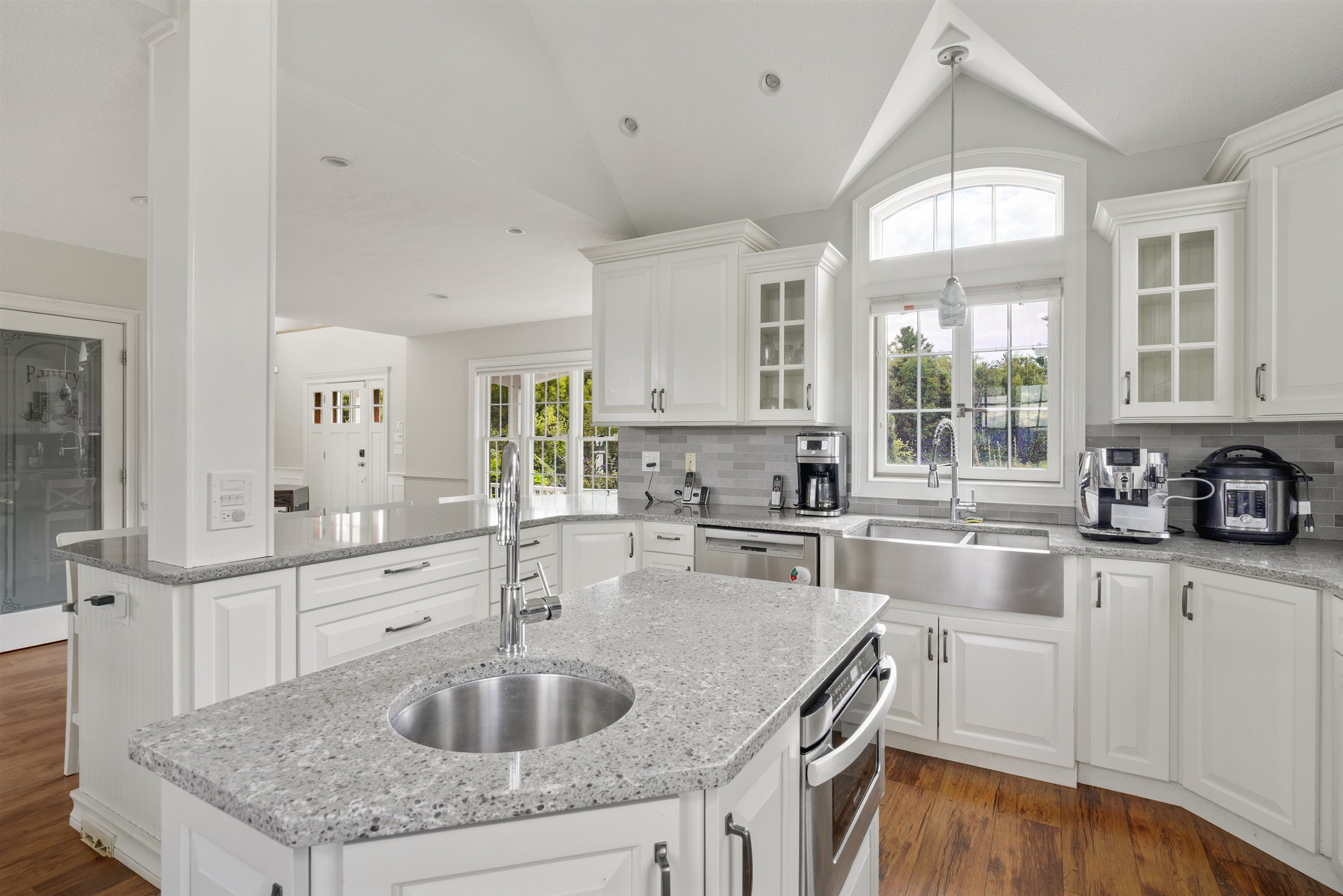 634 Old New Ipswich Rd, Rindge, NH 03461