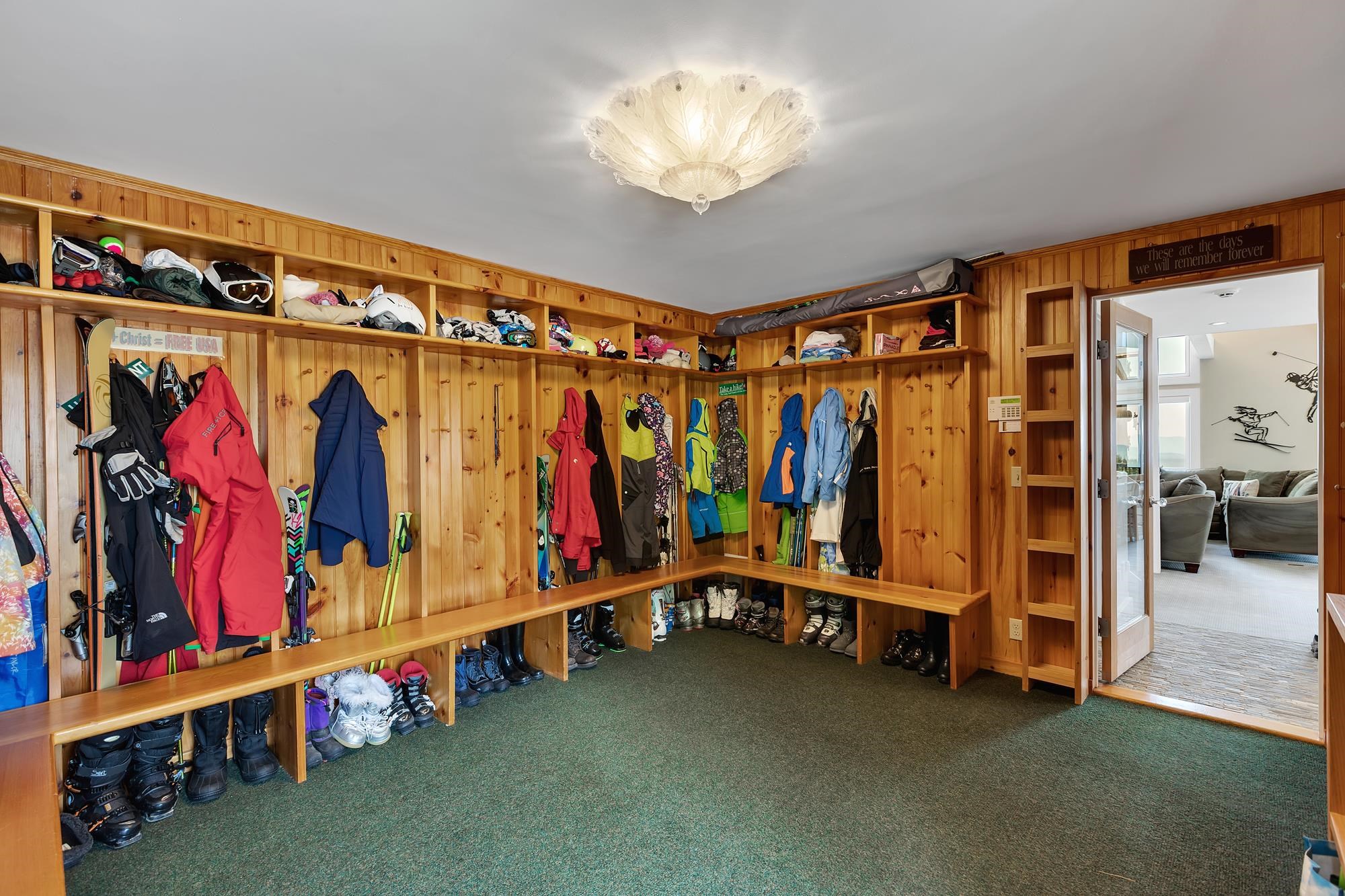 EVERYONE Gets A Locker 23919914