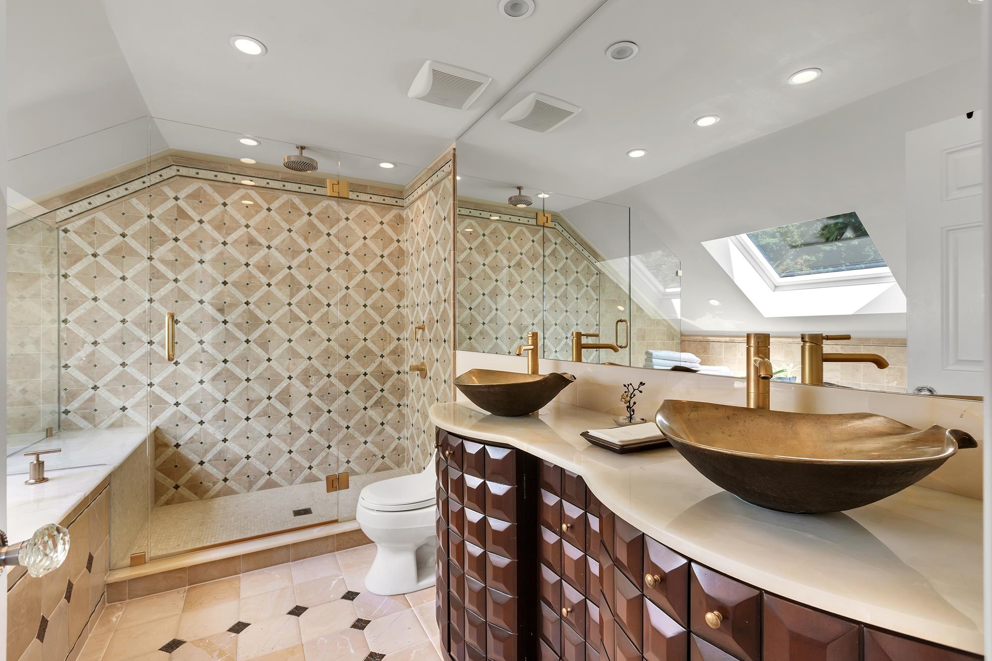 Spa Like Bathroom 23919851