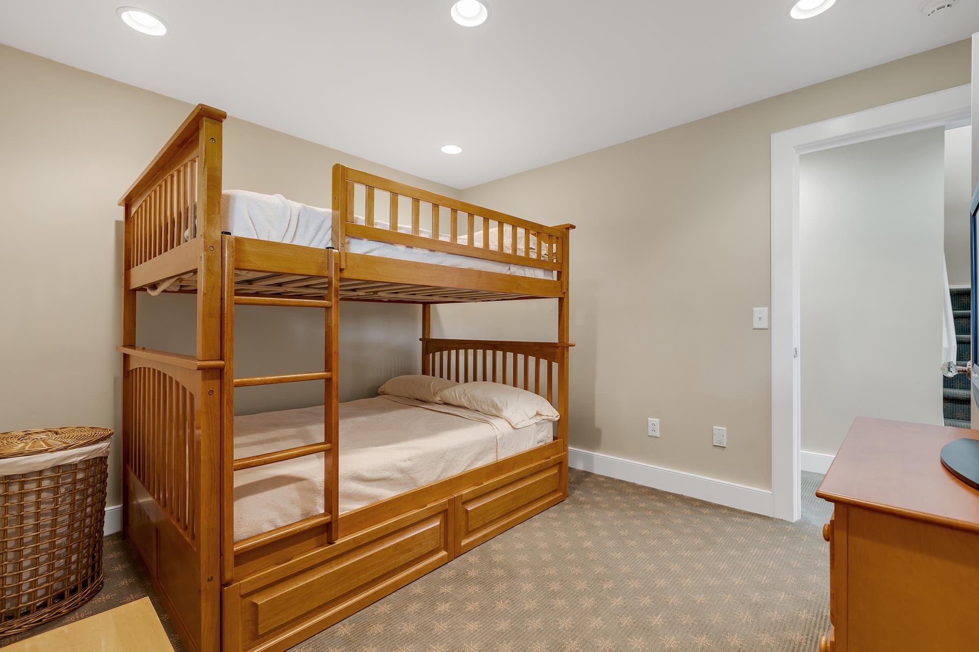 Full Over Fulls 23919905