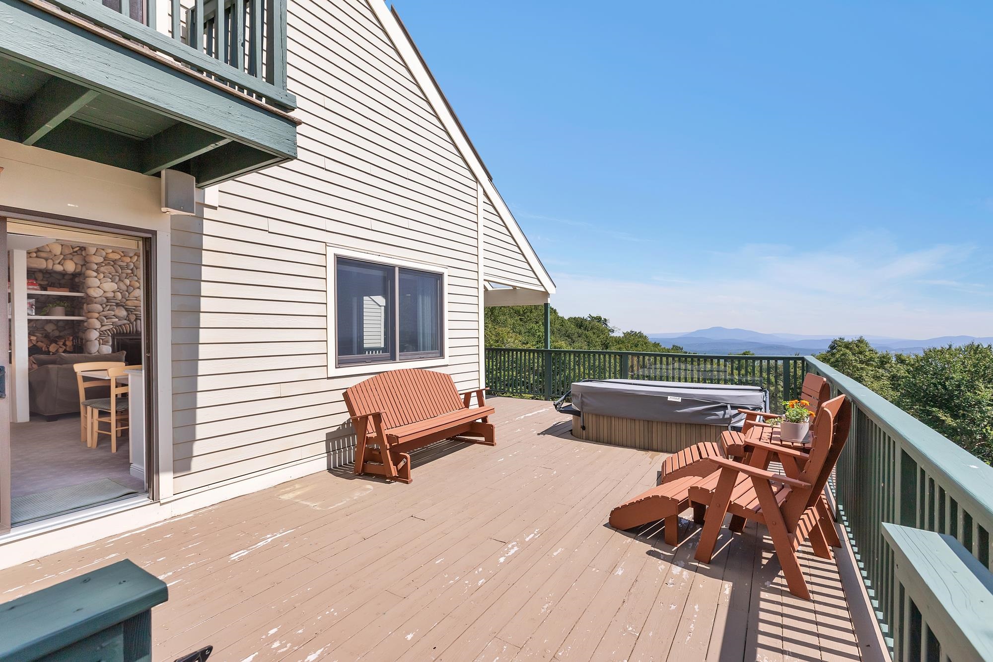 Expansive Deck 23919913