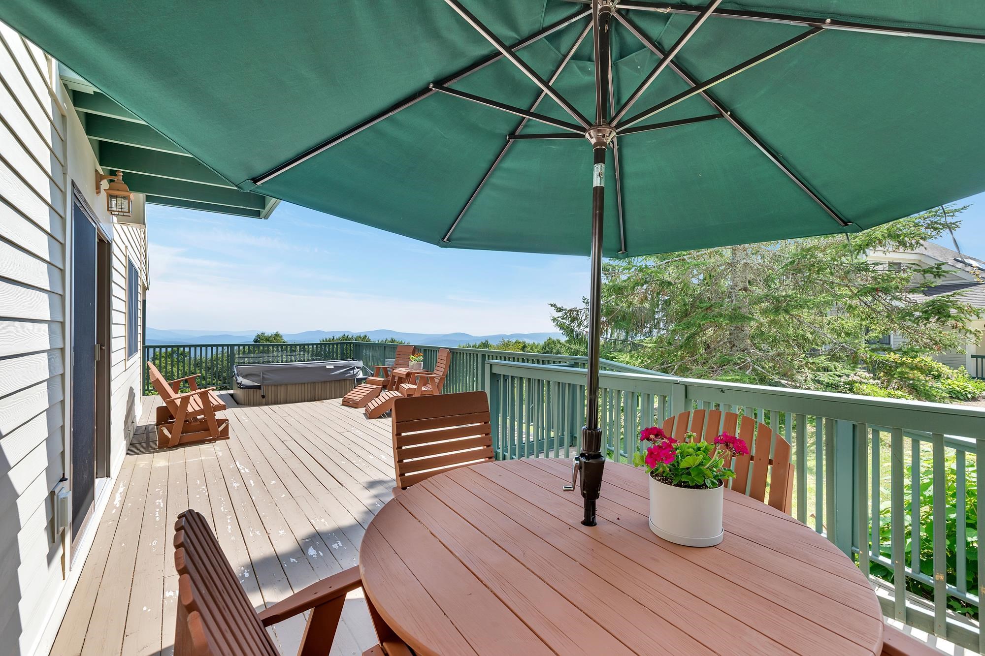 Out Door Dining 23919912