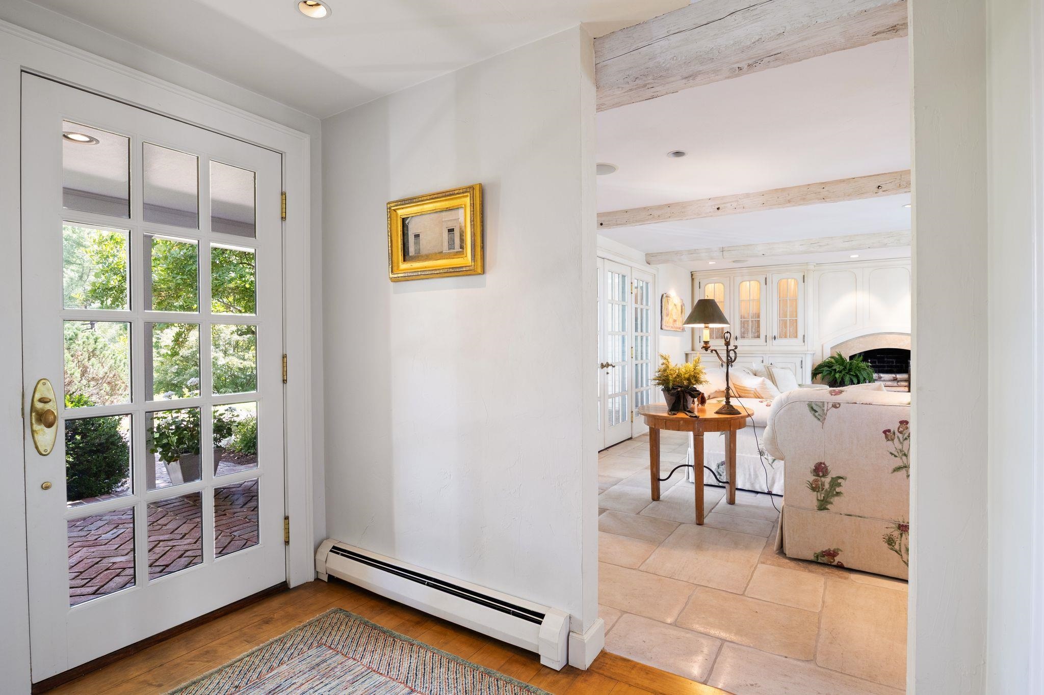 276 Exeter Rd, Hampton Falls, NH 03844