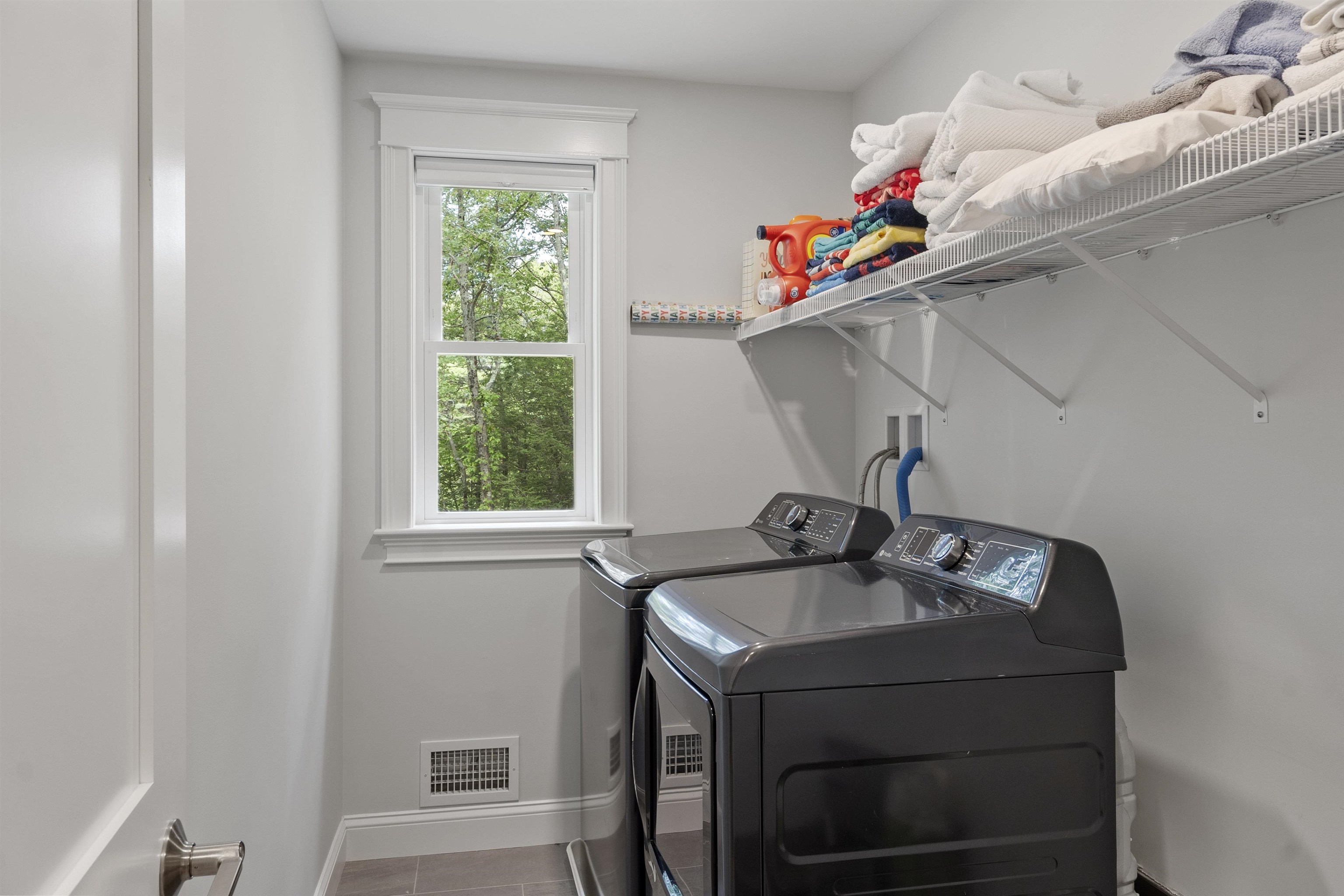 131 Exeter Rd, North Hampton, NH 03862