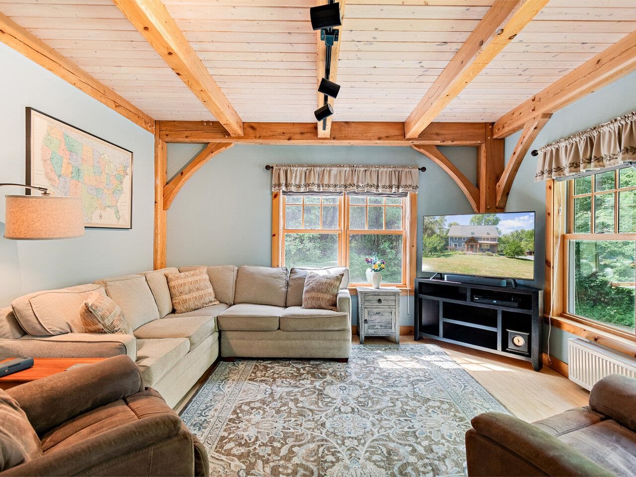 Homes for sale in Ferrisburgh, VT | 588 Round Barn Rd, Ferrisburgh, VT 05456 | MLS# 5059495