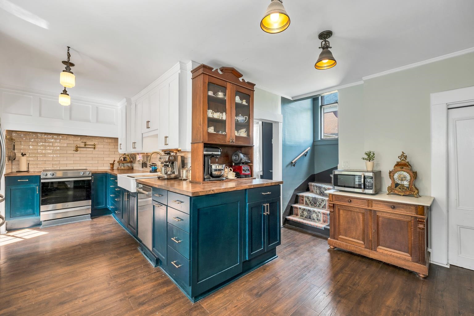 86 Wakefield St, Rochester, NH 03867