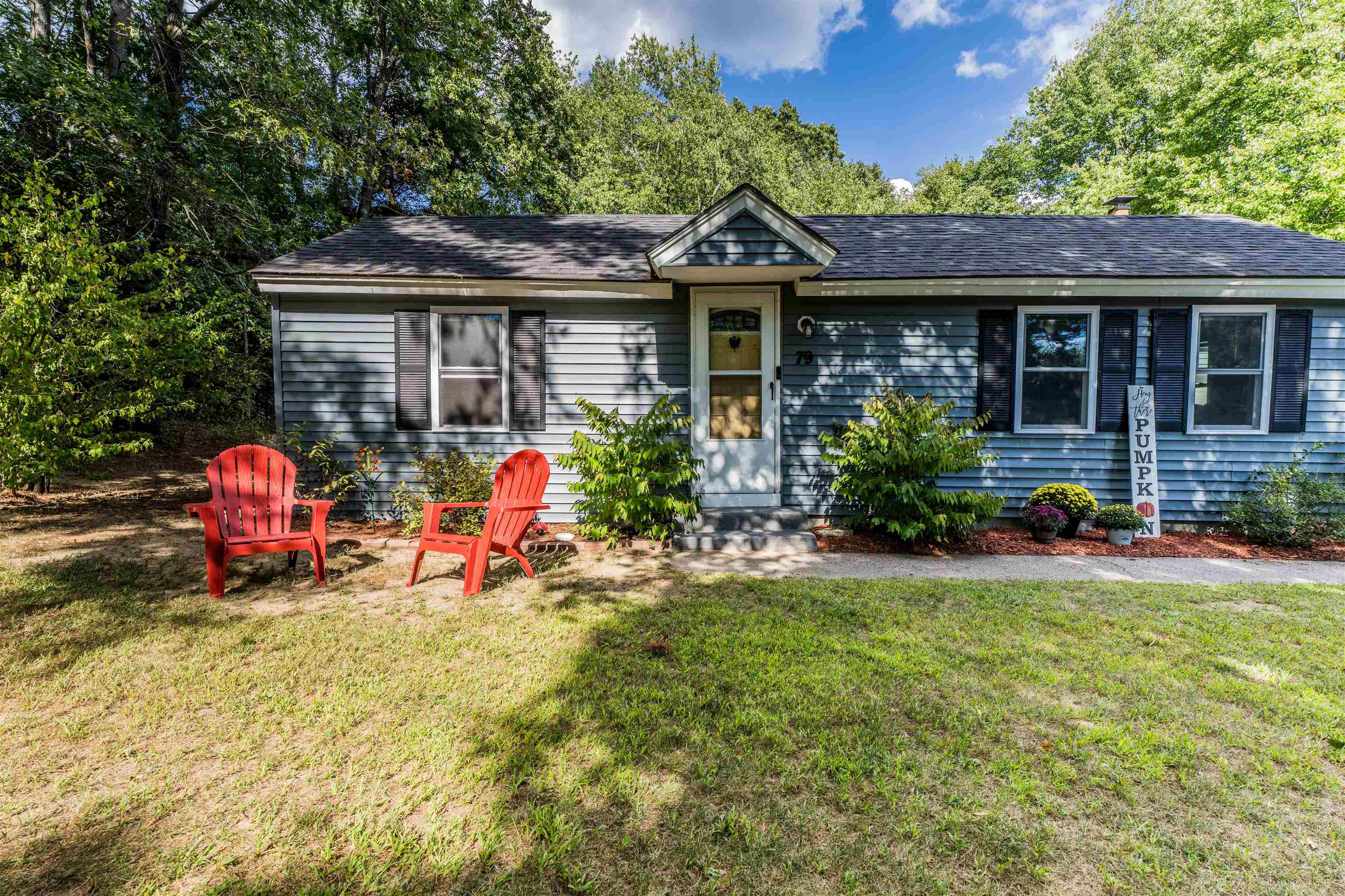 Hooksett NH Home for sale $$410,000 $338 per sq.ft.