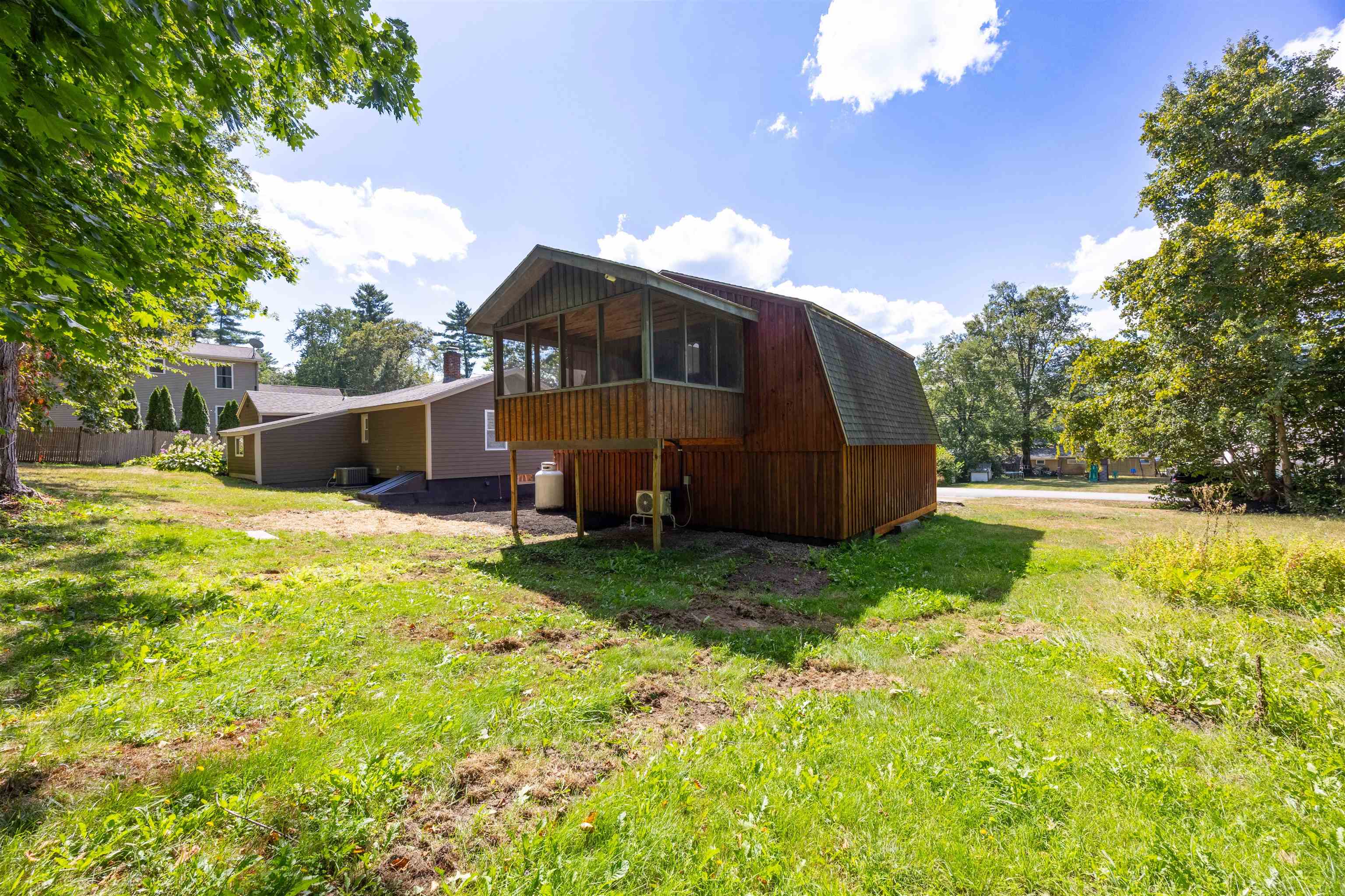 Garage/Screened Porch