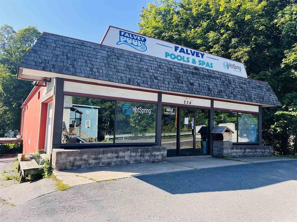 Brattleboro VT Commercial Property for sale $$299,000 $128 per sq.ft.