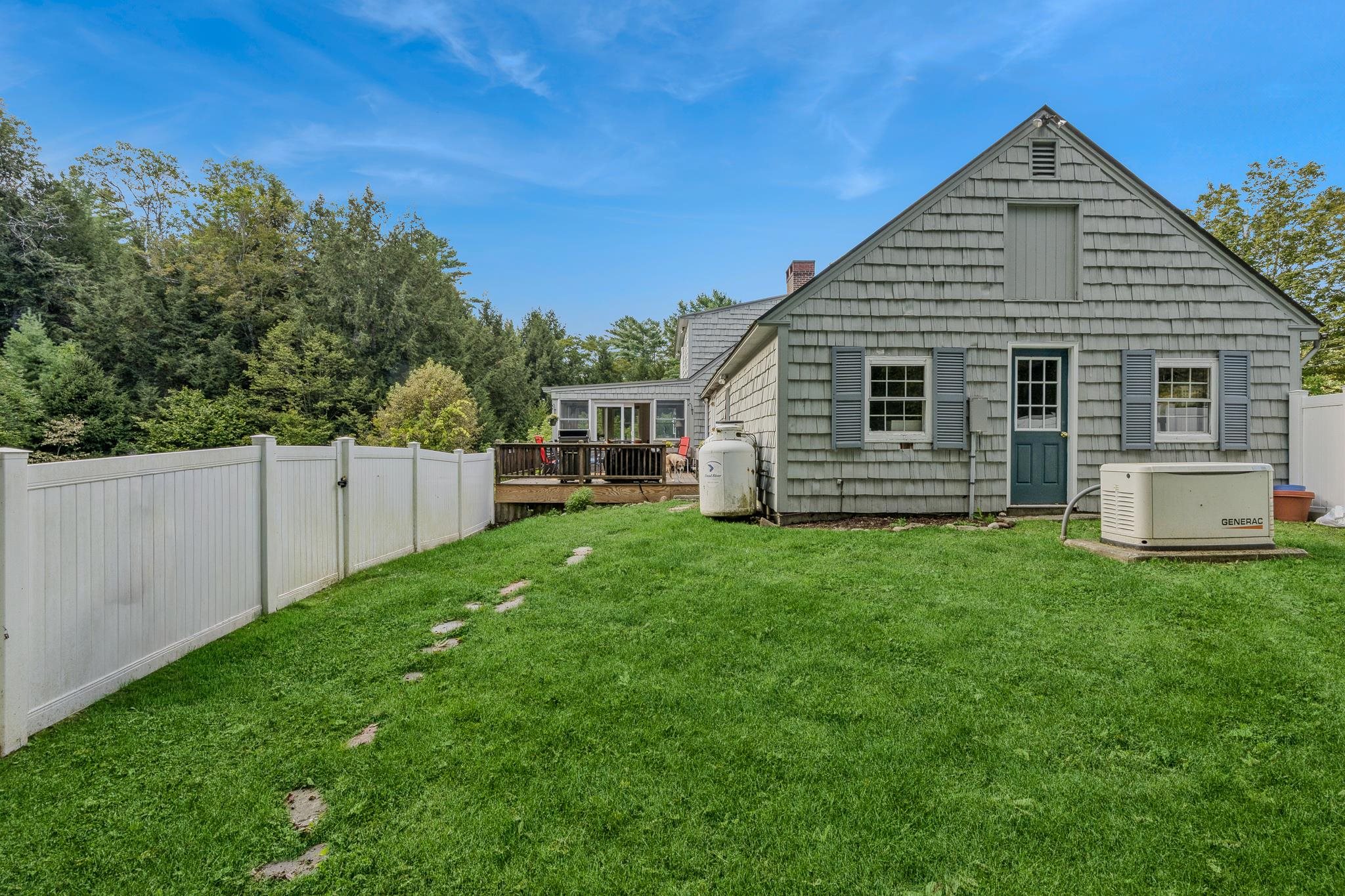 Plenty of Space in this Fenced in Area!