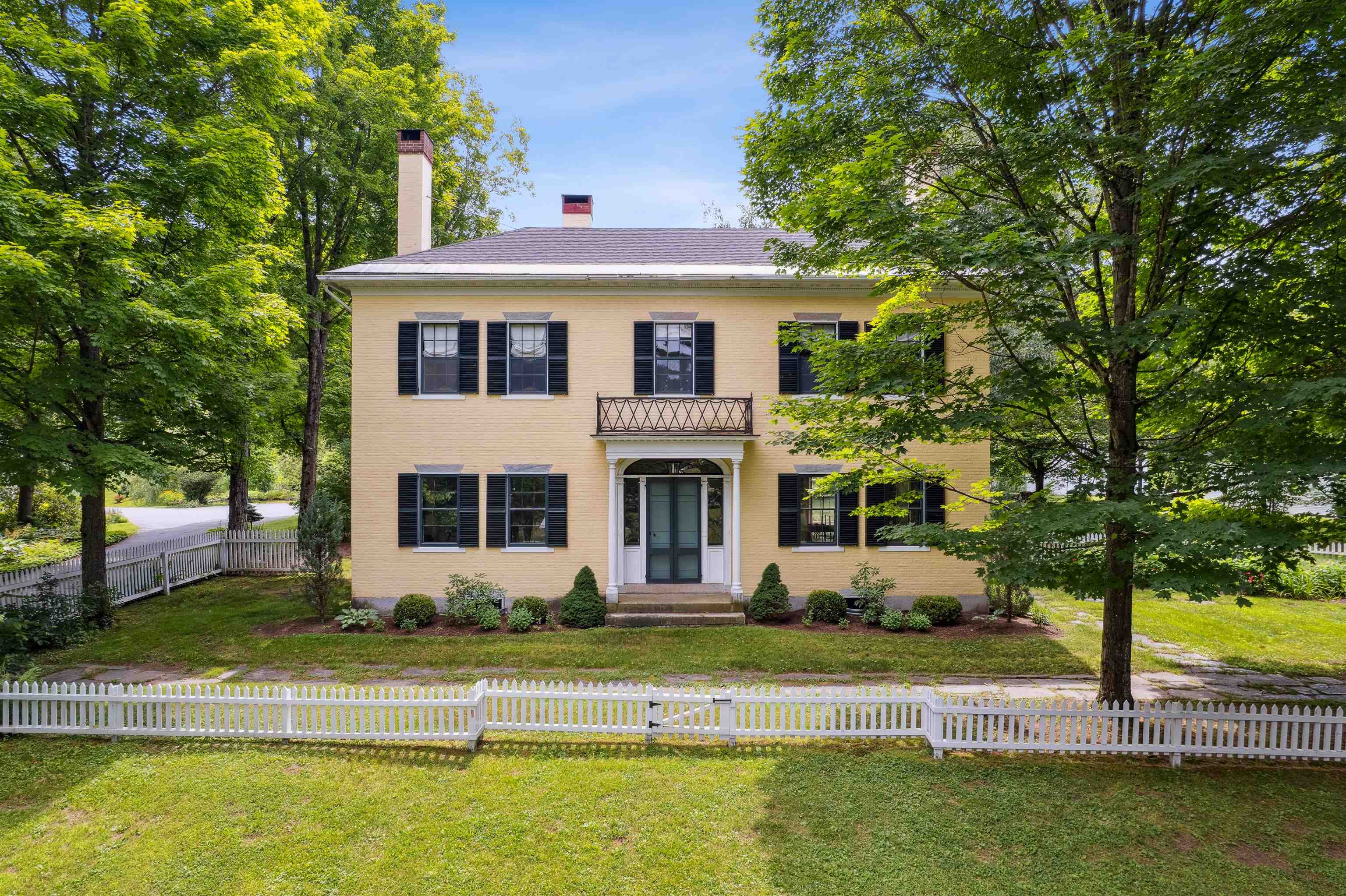 ORFORD NH Home for sale $$1,300,000 | $280 per sq.ft.