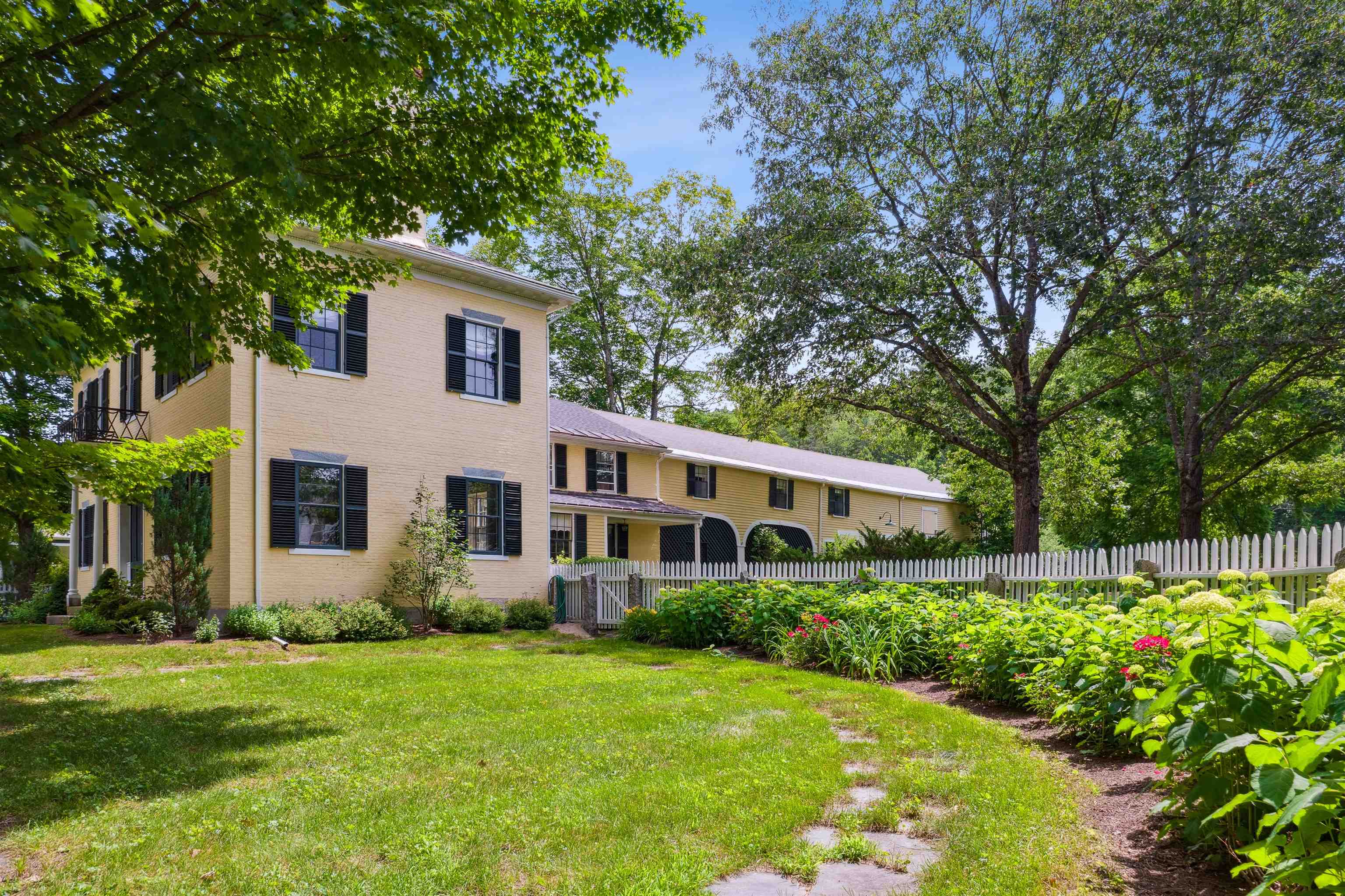 588 Nh Route 10, Orford, NH 03777