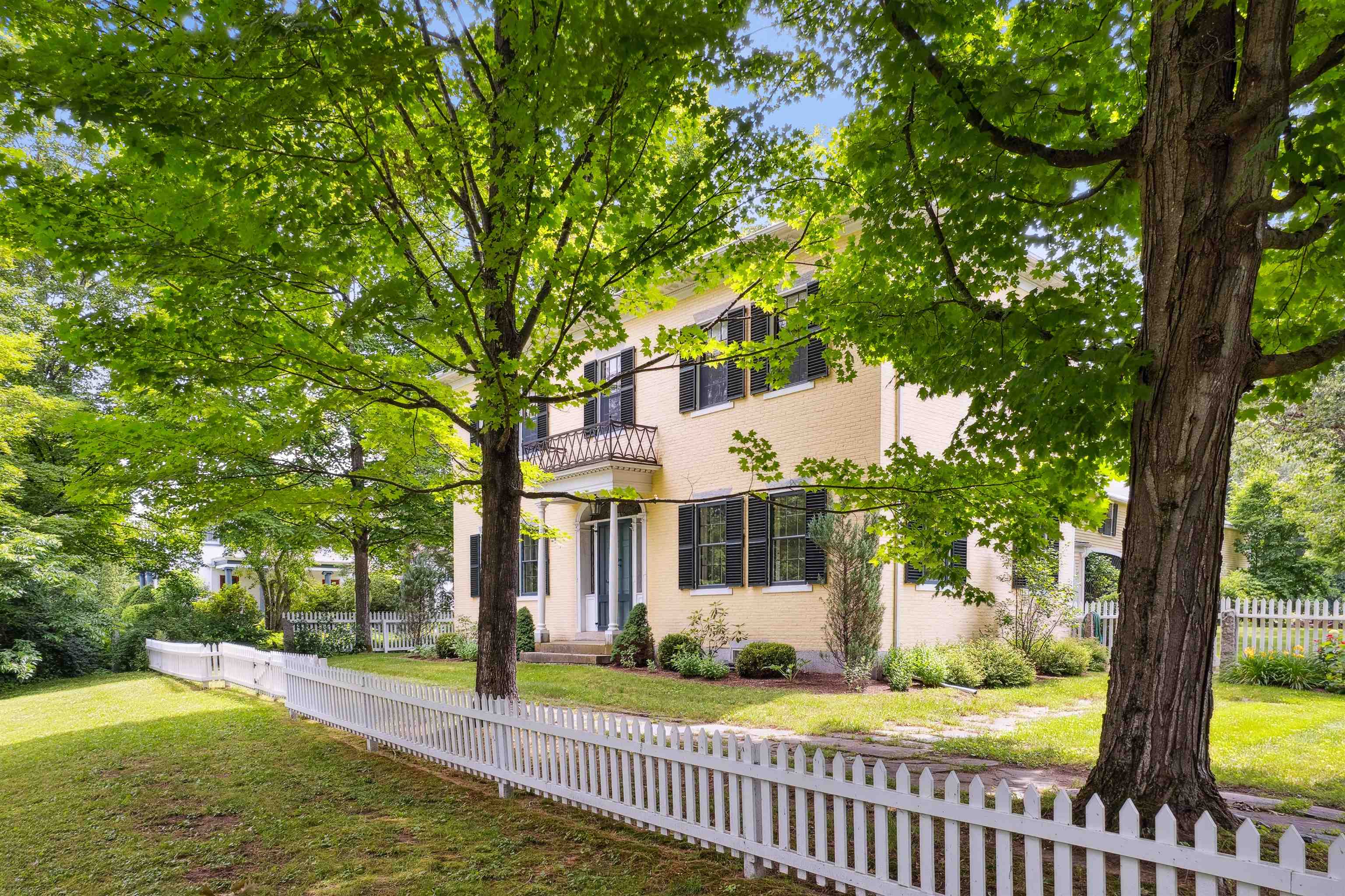 588 Nh Route 10, Orford, NH 03777