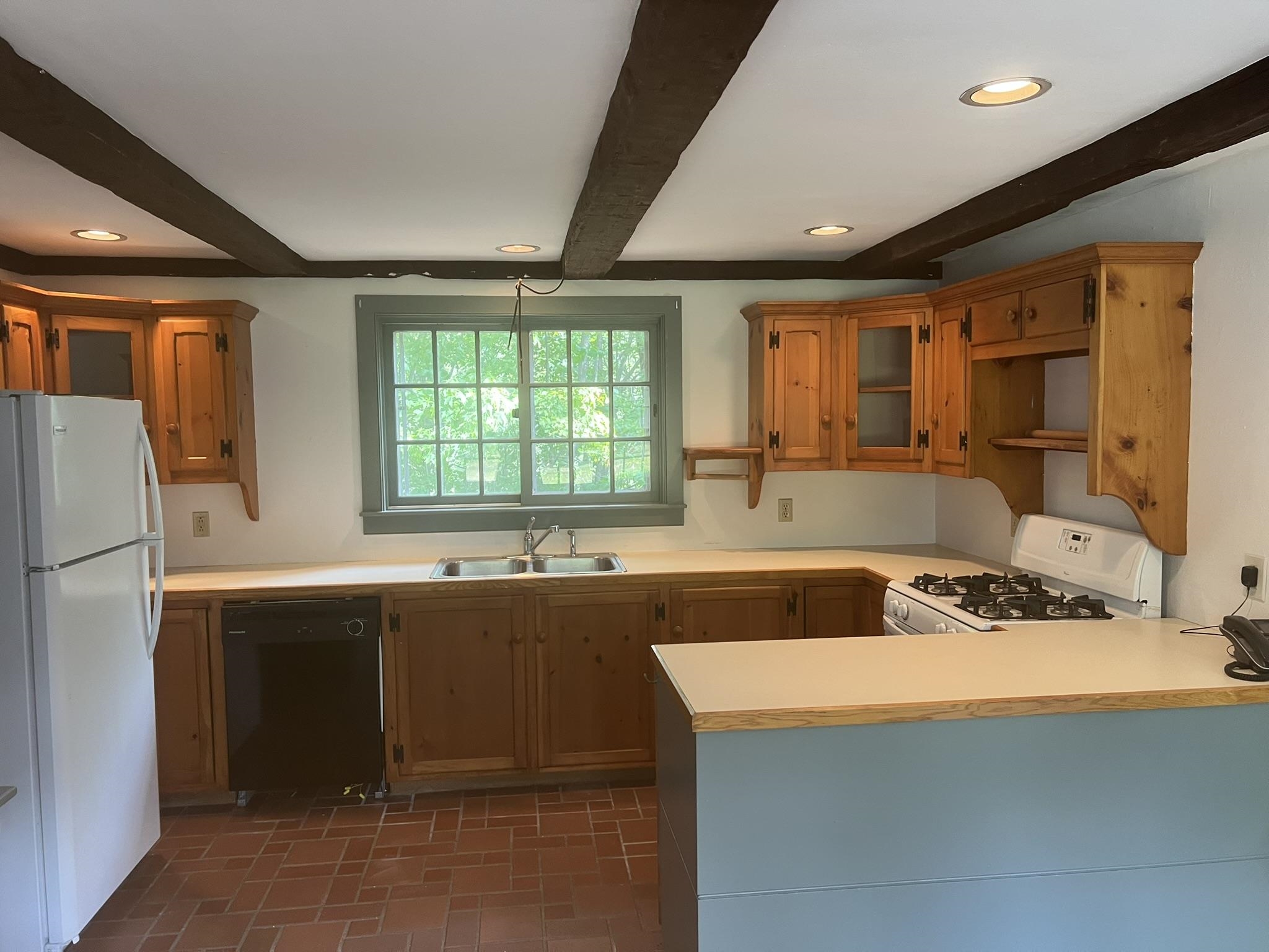 200 South Rd, Newbury, NH 03255