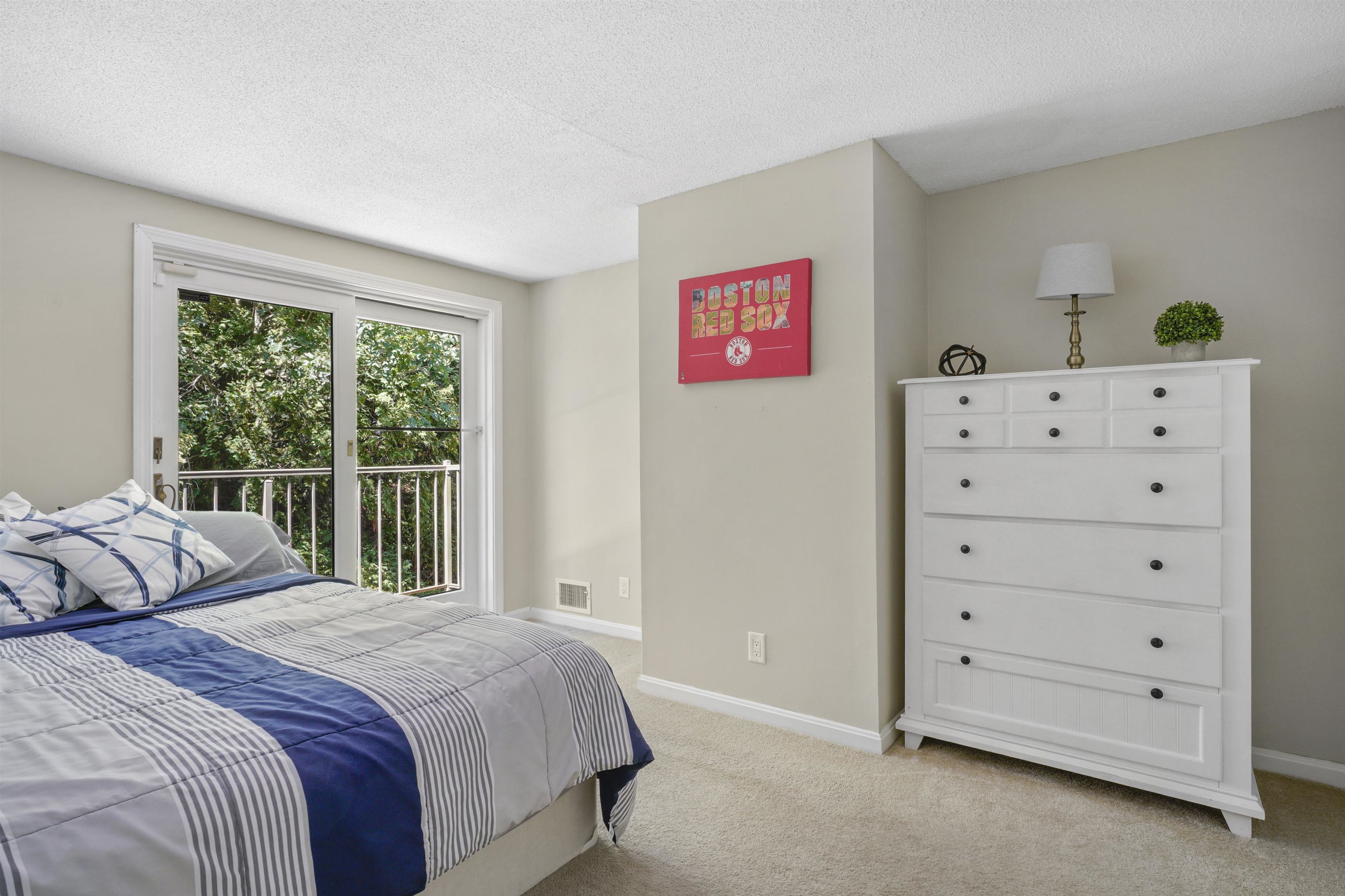 34 Briston Ct, Bedford, NH 03110