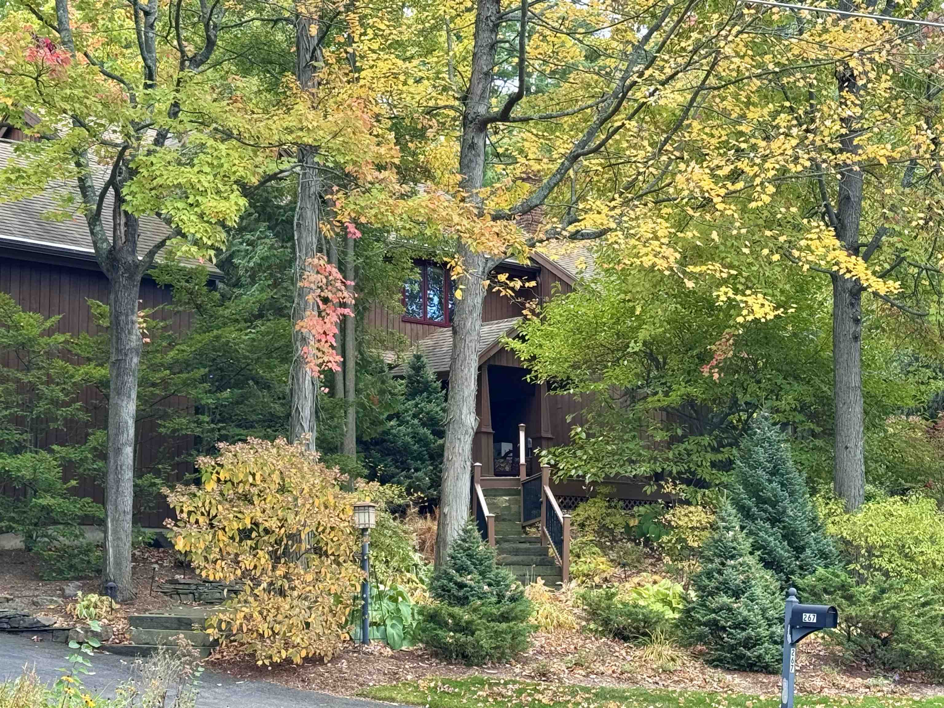 Homes for sale in Burlington, VT | 267 South Cove Rd, Burlington, VT 05401 | MLS# 5060244