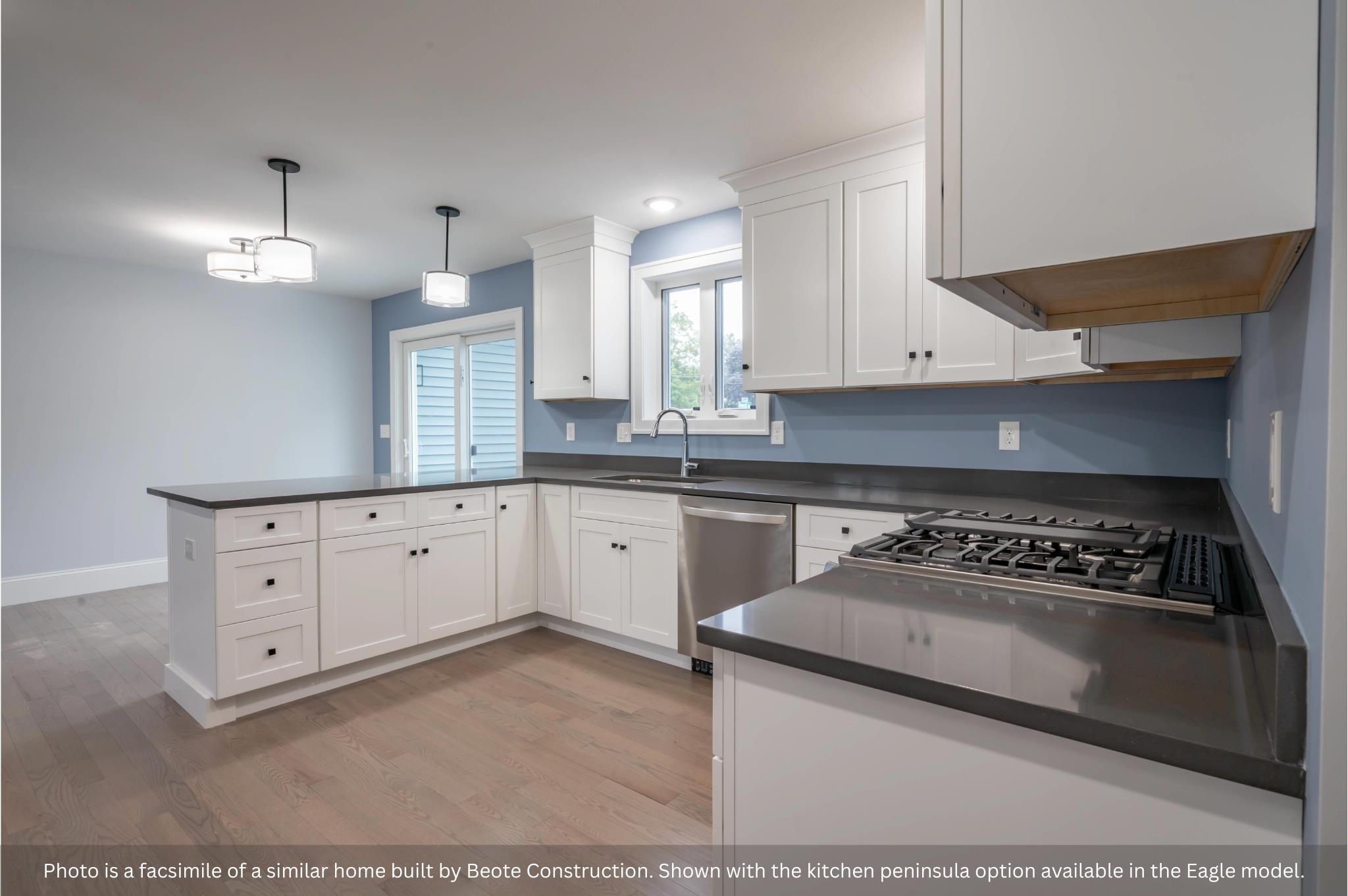 8 Hikers Ln, Nashua, NH 03062