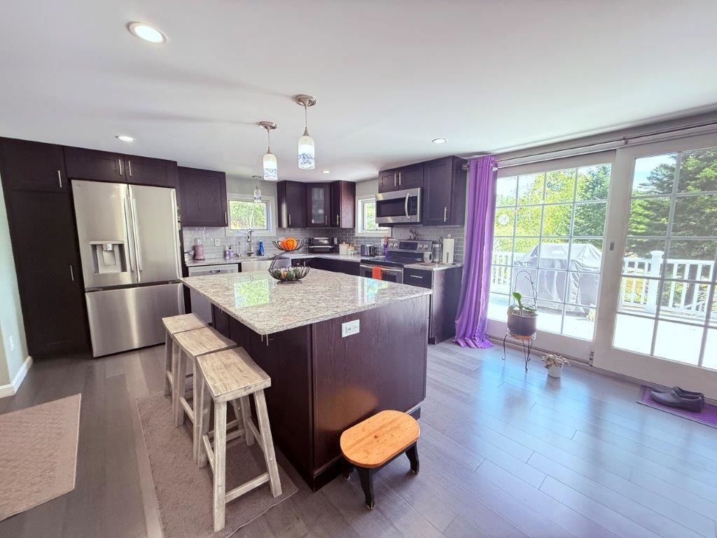 Spectular Kitchen 24044033