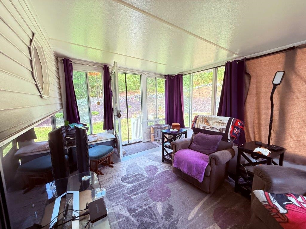 Your Favorite 3 Season Rm 24044061