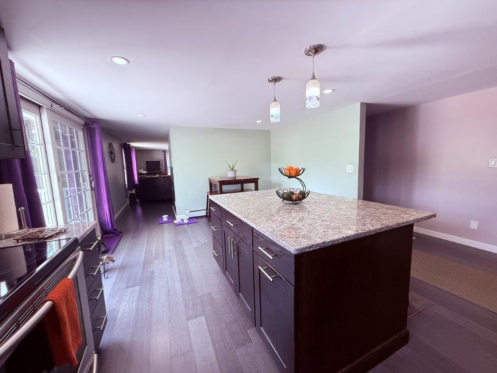 Granite Counter Tops 24044039