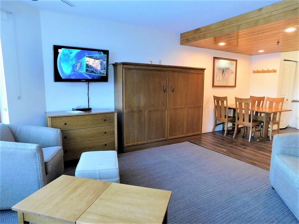 90 Loon Mountain Rd, Lincoln, NH 03251