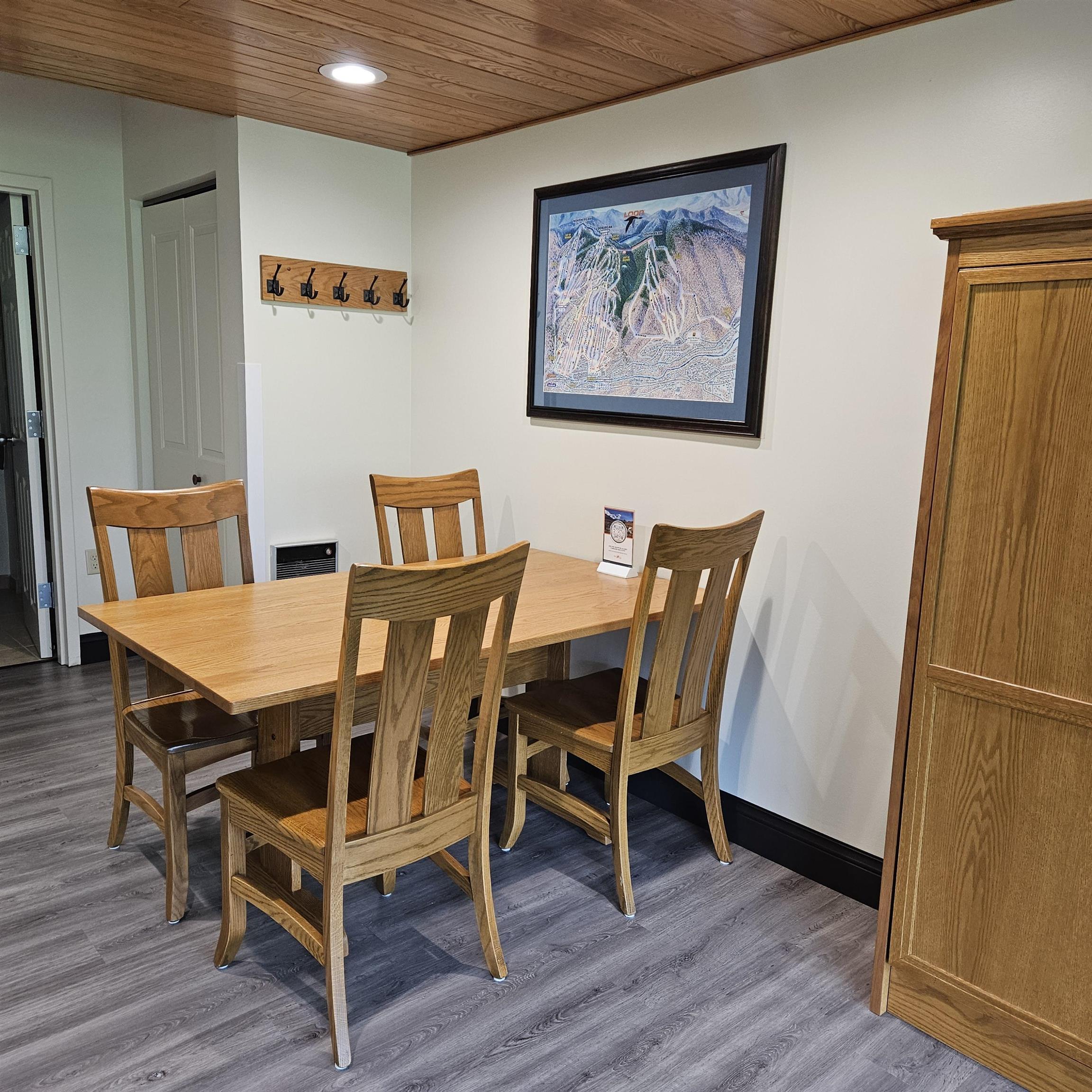 90 Loon Mountain Rd, Lincoln, NH 03251