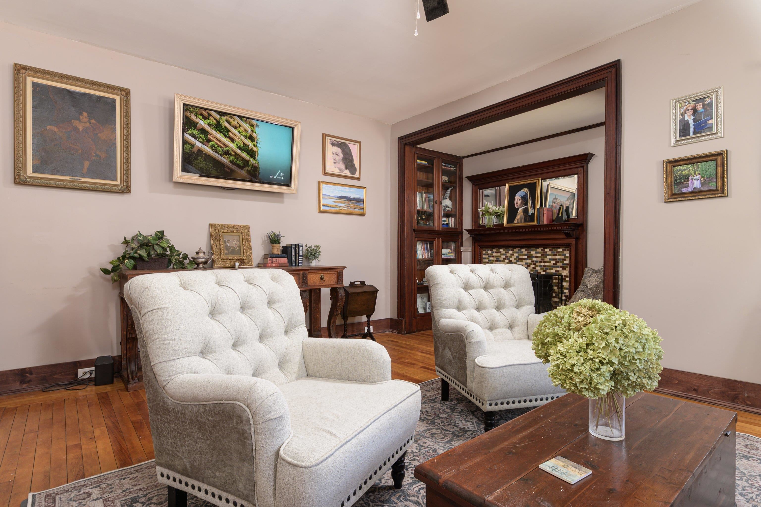 PLUCK A BOOK OFF BUILT IN BOOKCASE