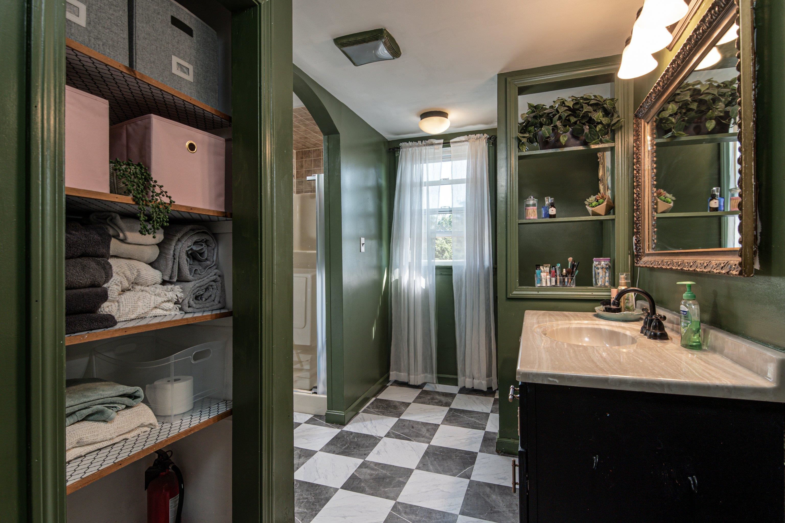 SECOND FLOOR BATHROOM