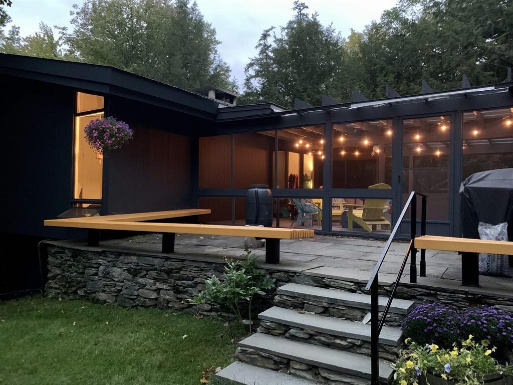 WARREN VT Home for sale $$760,000 | $567 per sq.ft.