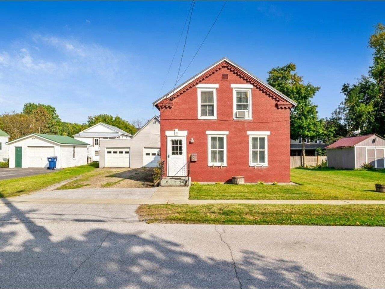 Homes for sale in St. Albans City, VT | 19 North Elm St, St. Albans City, VT 05478 | MLS# 5061087