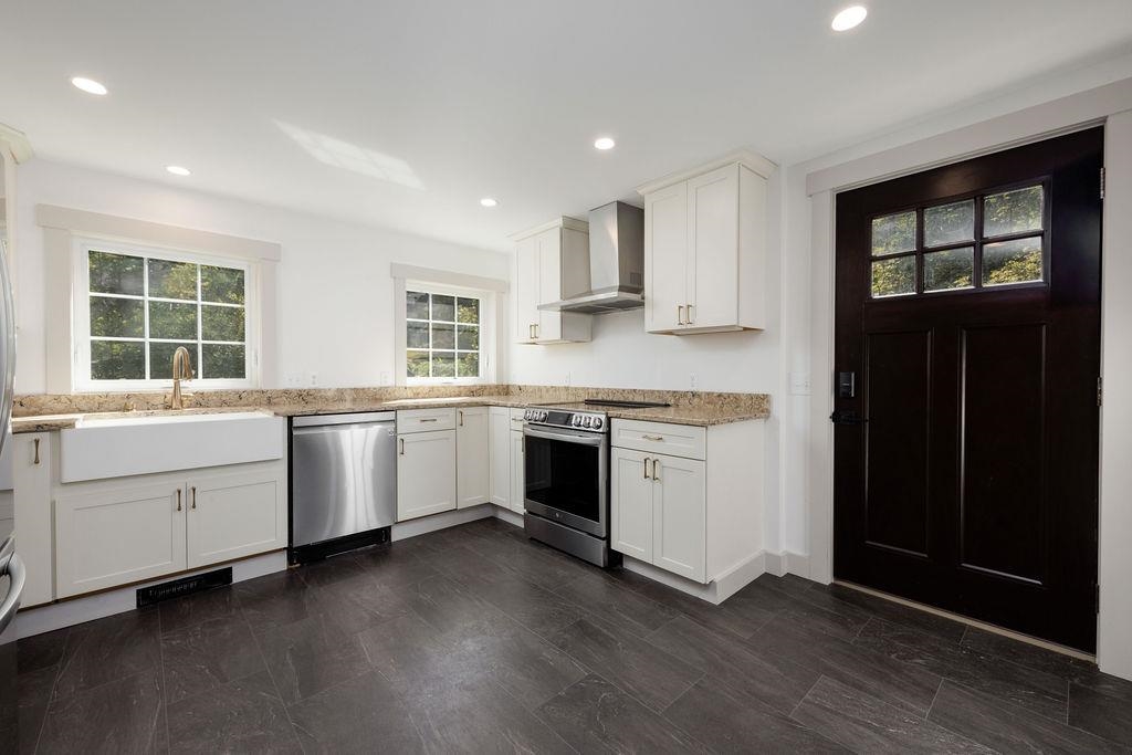 55 Water St, Bradford, NH 03221