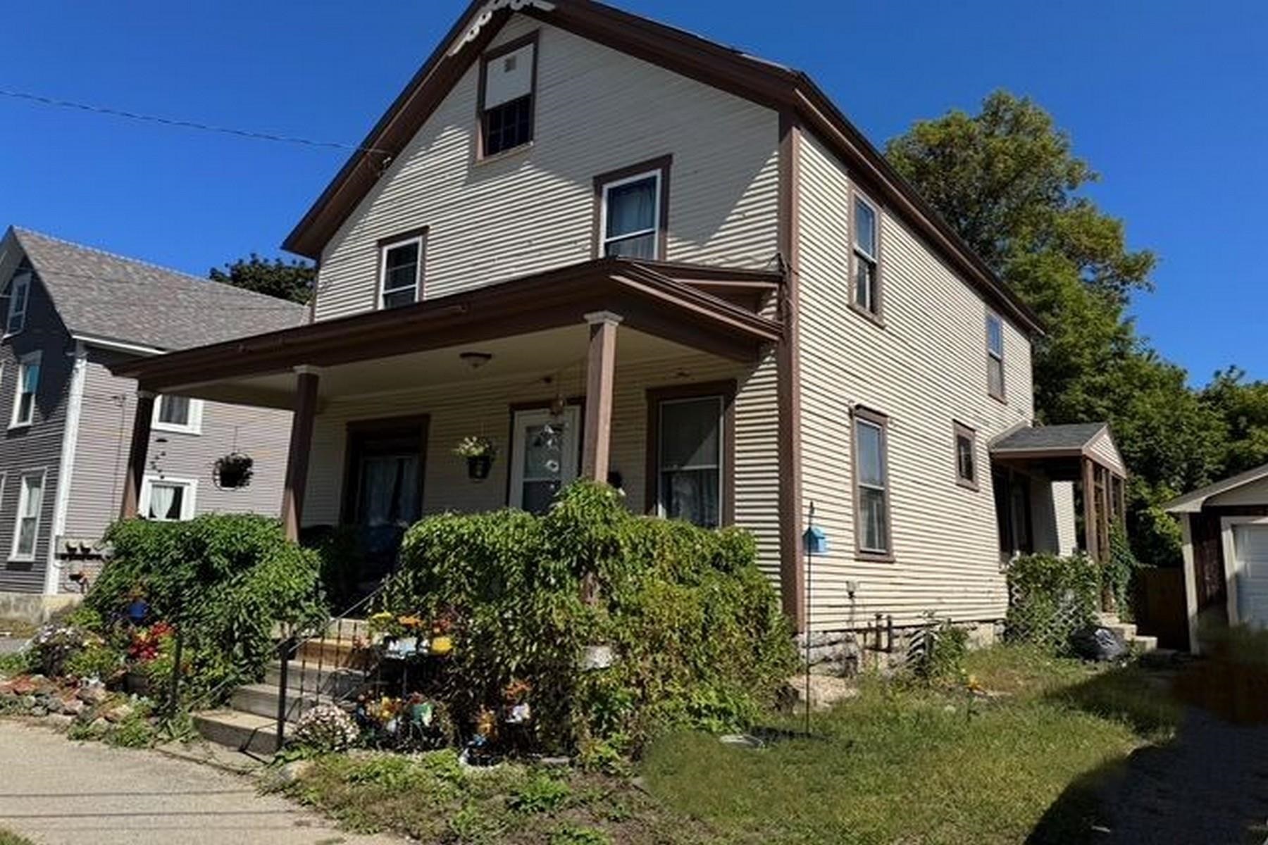 Covered Porch 24108260