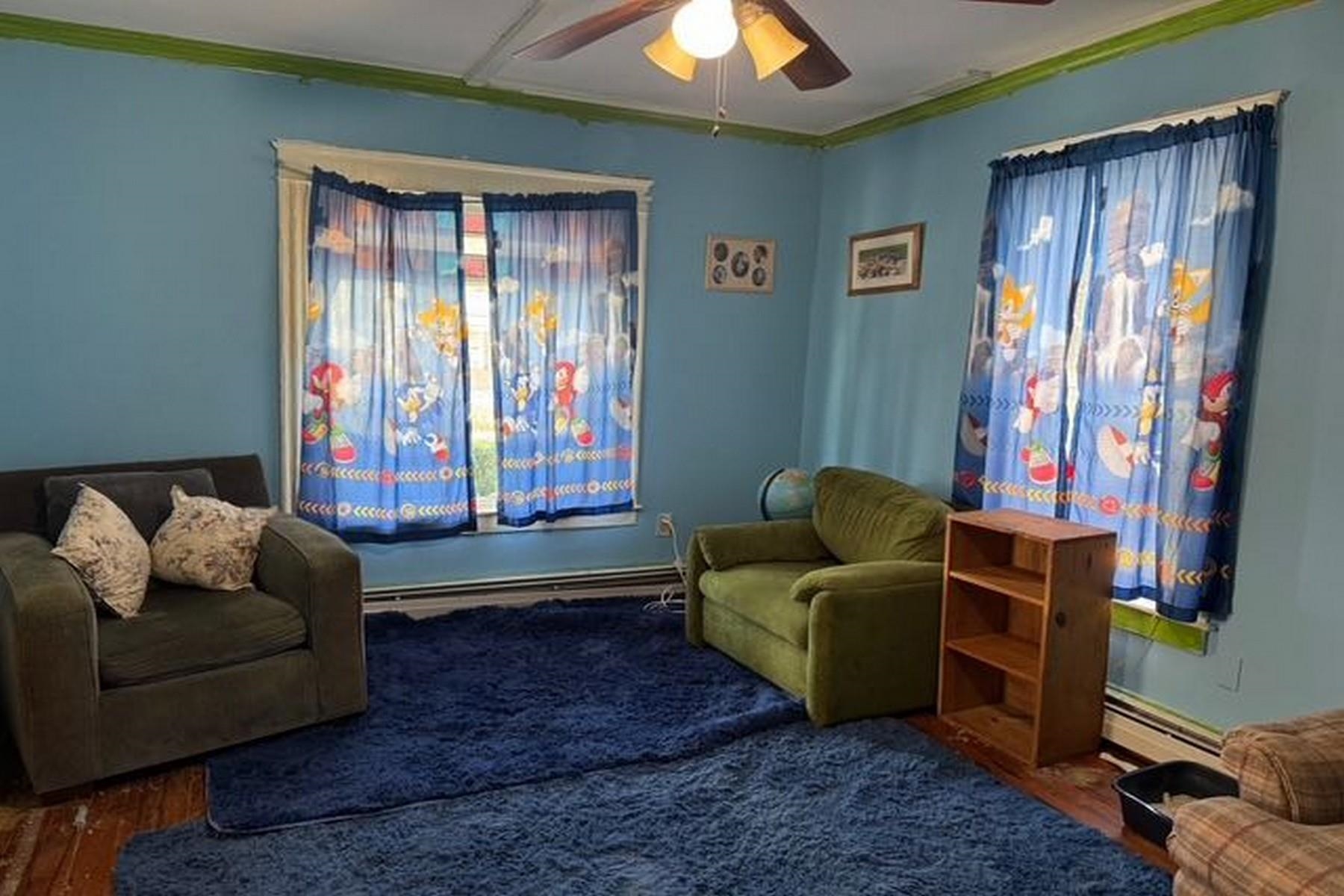 Living Room 24108274