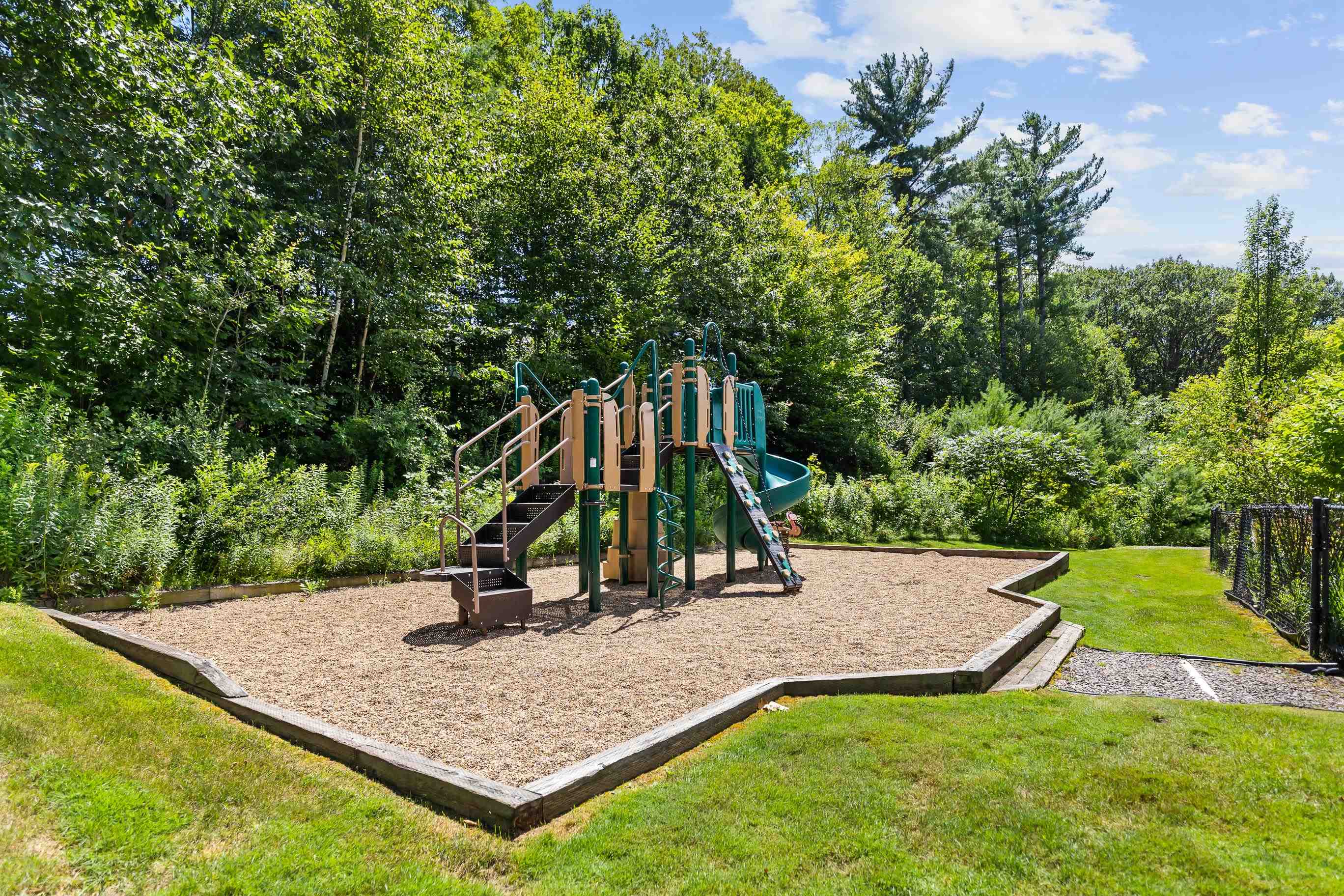 6 Windjammer Rg, Laconia, NH 03246