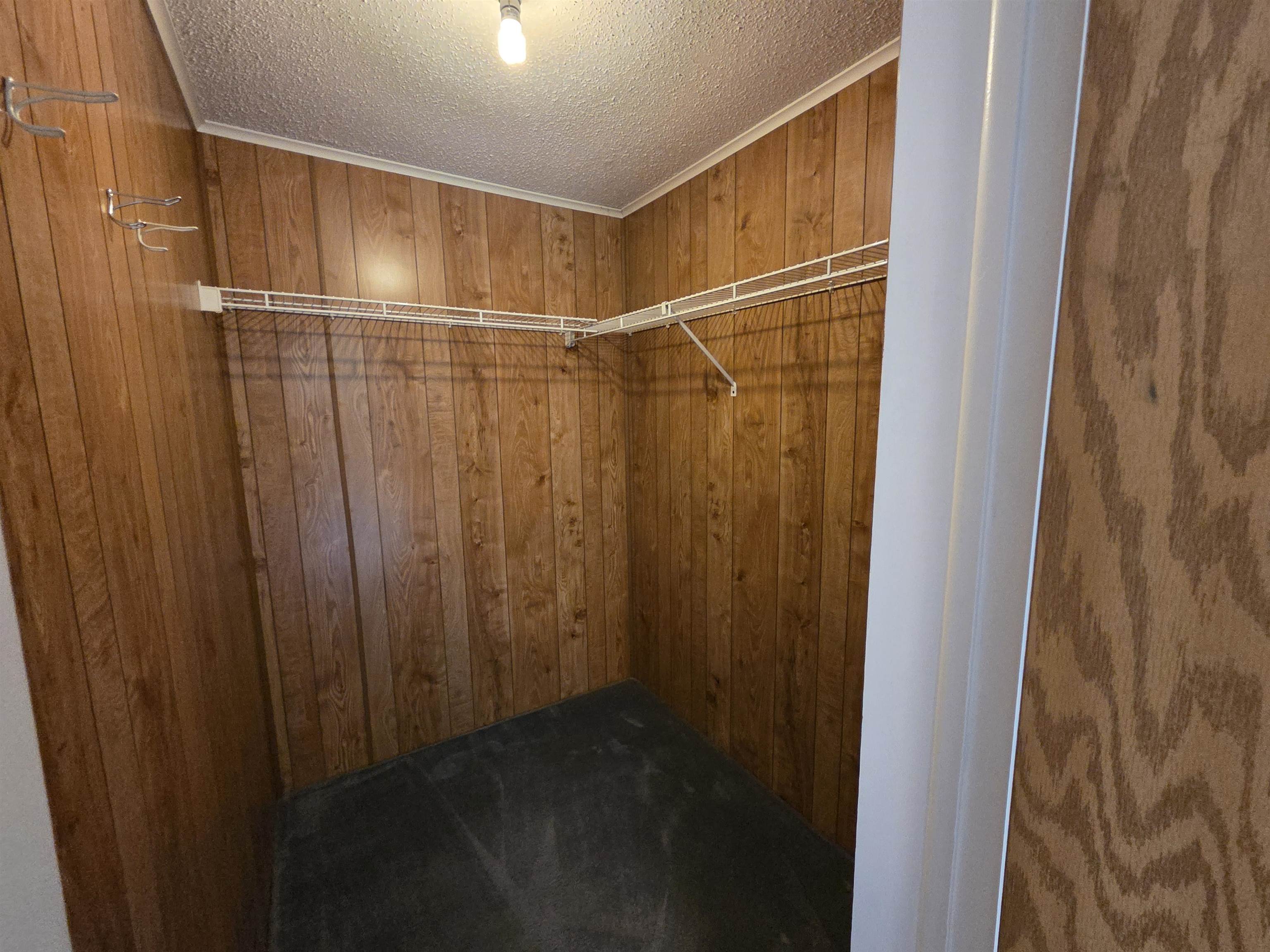 Bedroom Walk In Closet