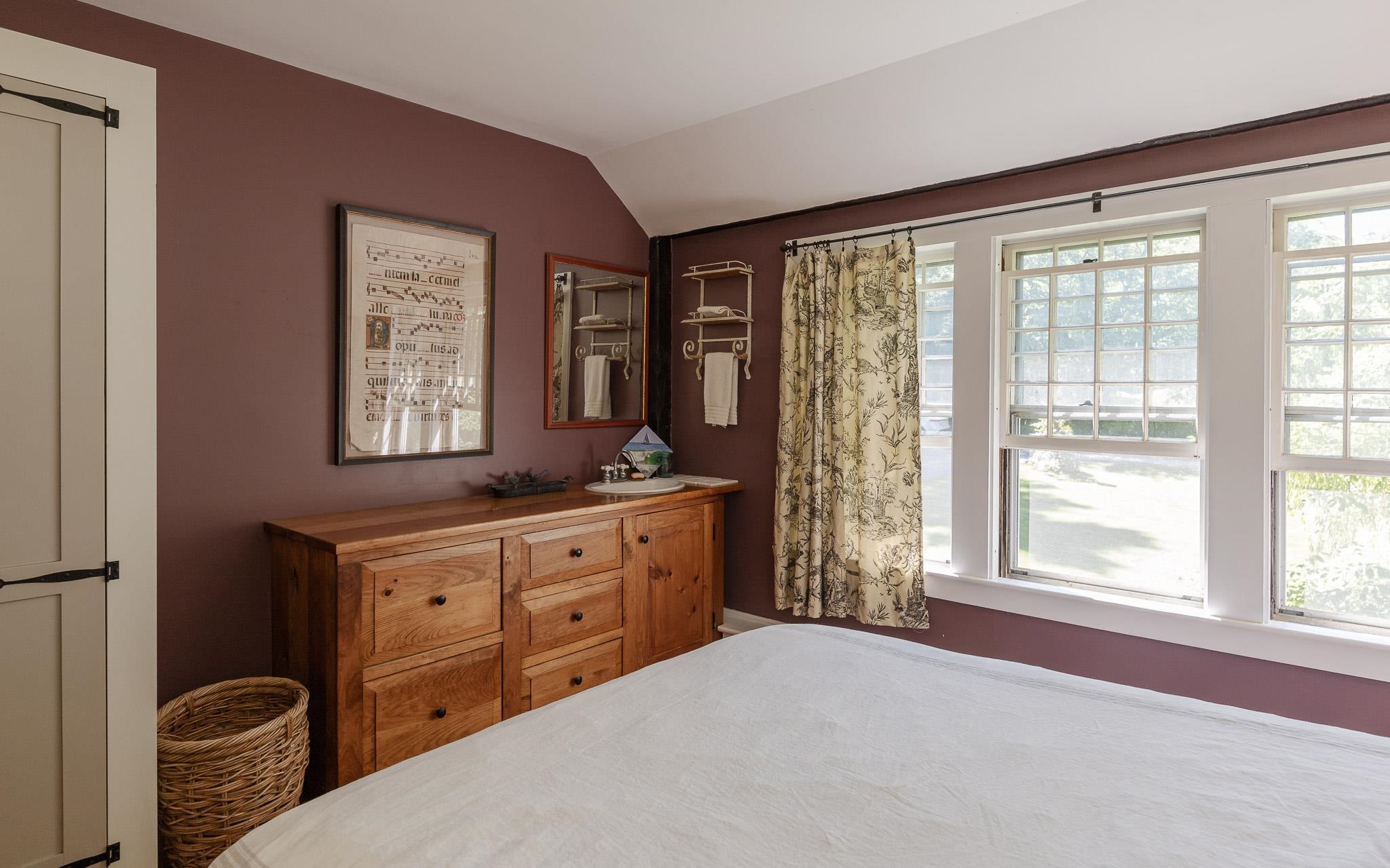 31 Wentworth Rd, Walpole, NH 03608