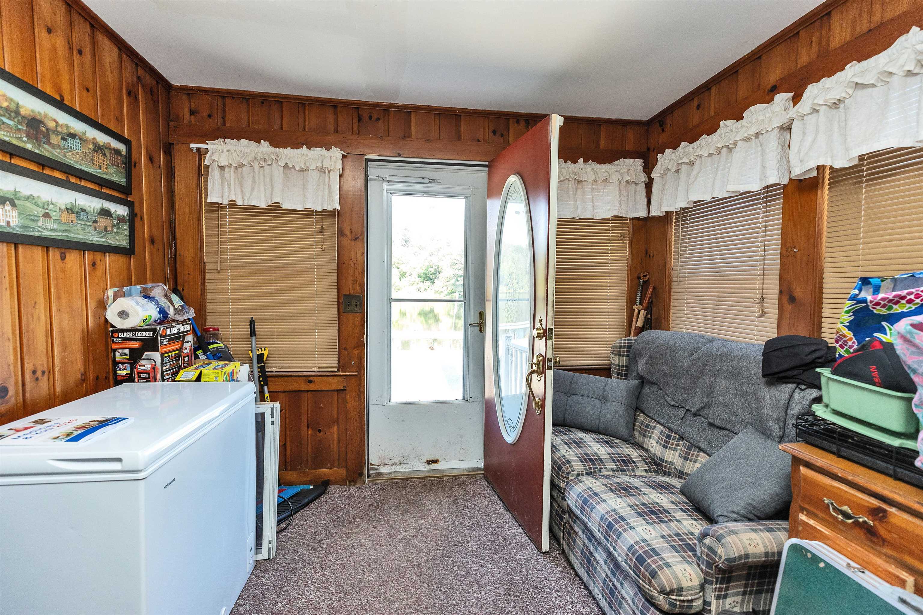 16 River St, Greenville, NH 03048